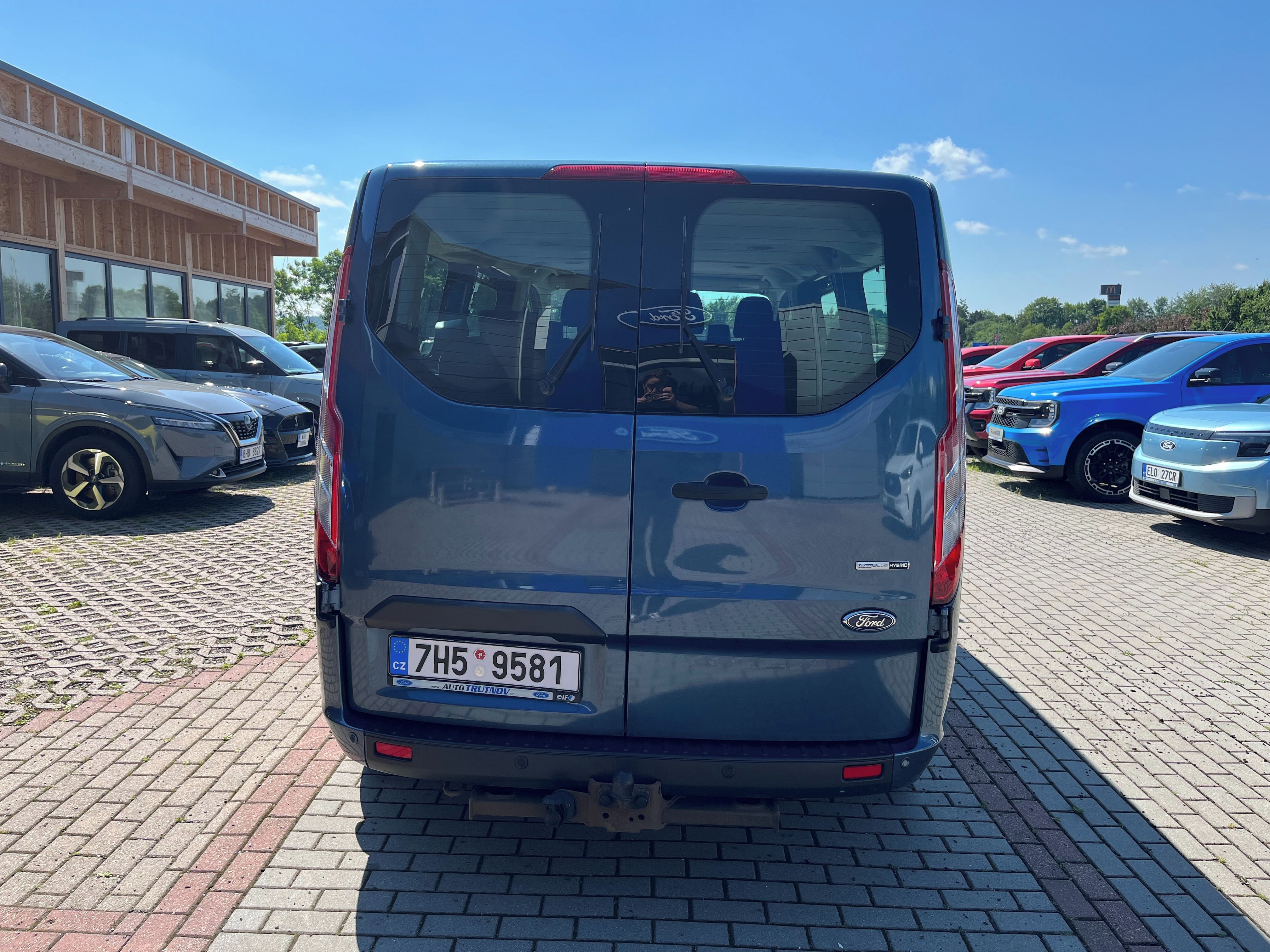 Ford Transit Custom, 2.0 EcoBlue Kombi 320 L2 Trend - fotka 4