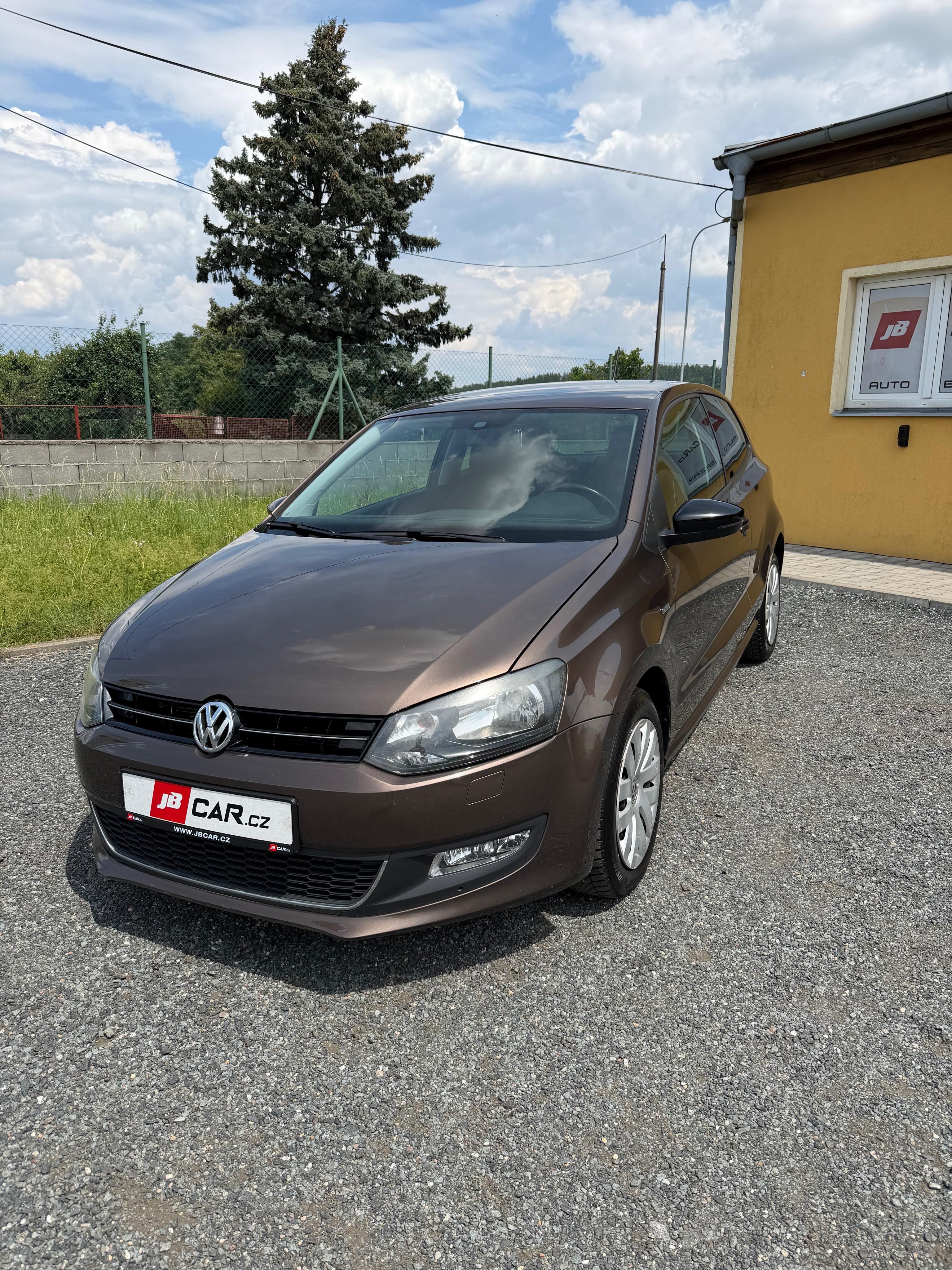 Volkswagen Polo, 1.2 TSI MATCH VÝHŘEV KLIMA - fotka 2