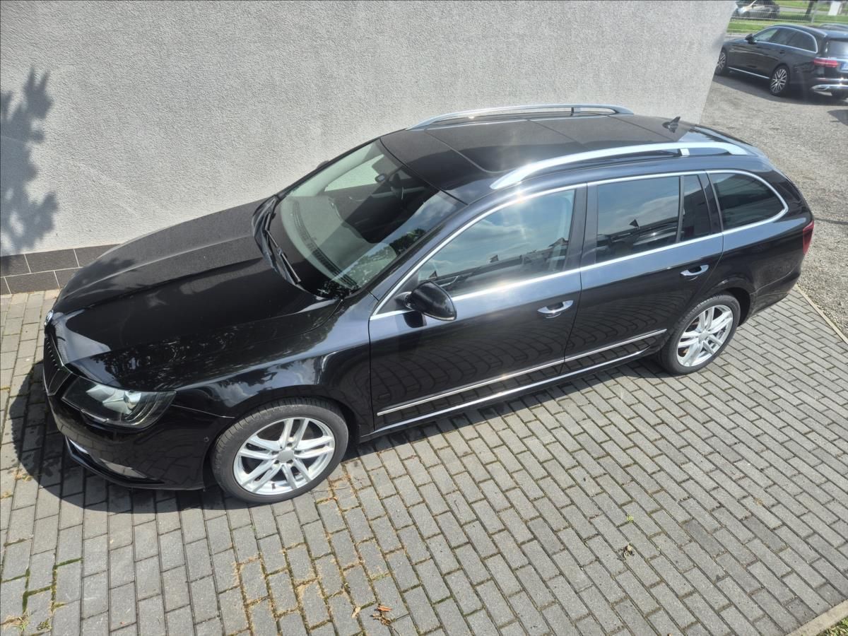 Škoda Superb, 2,0 TDI 125Kw DSG 4x4 Exclusiv - fotka 2