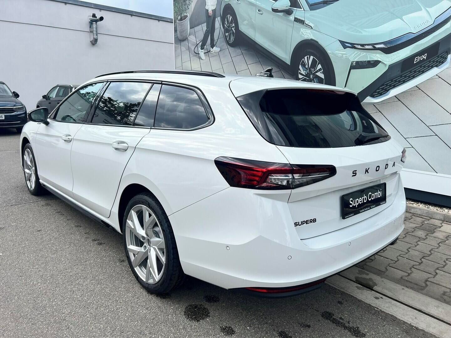 Škoda Superb, Combi Sportline 2,0 TSI 150 kW - fotka 6
