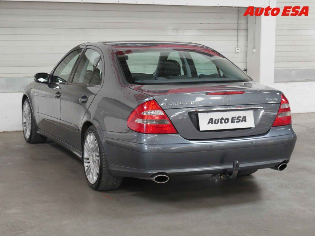 Mercedes-Benz Třídy E, 3.0 Cdi - fotka 4