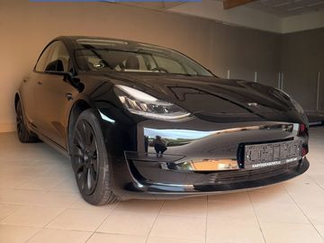 Tesla model 3 SR+