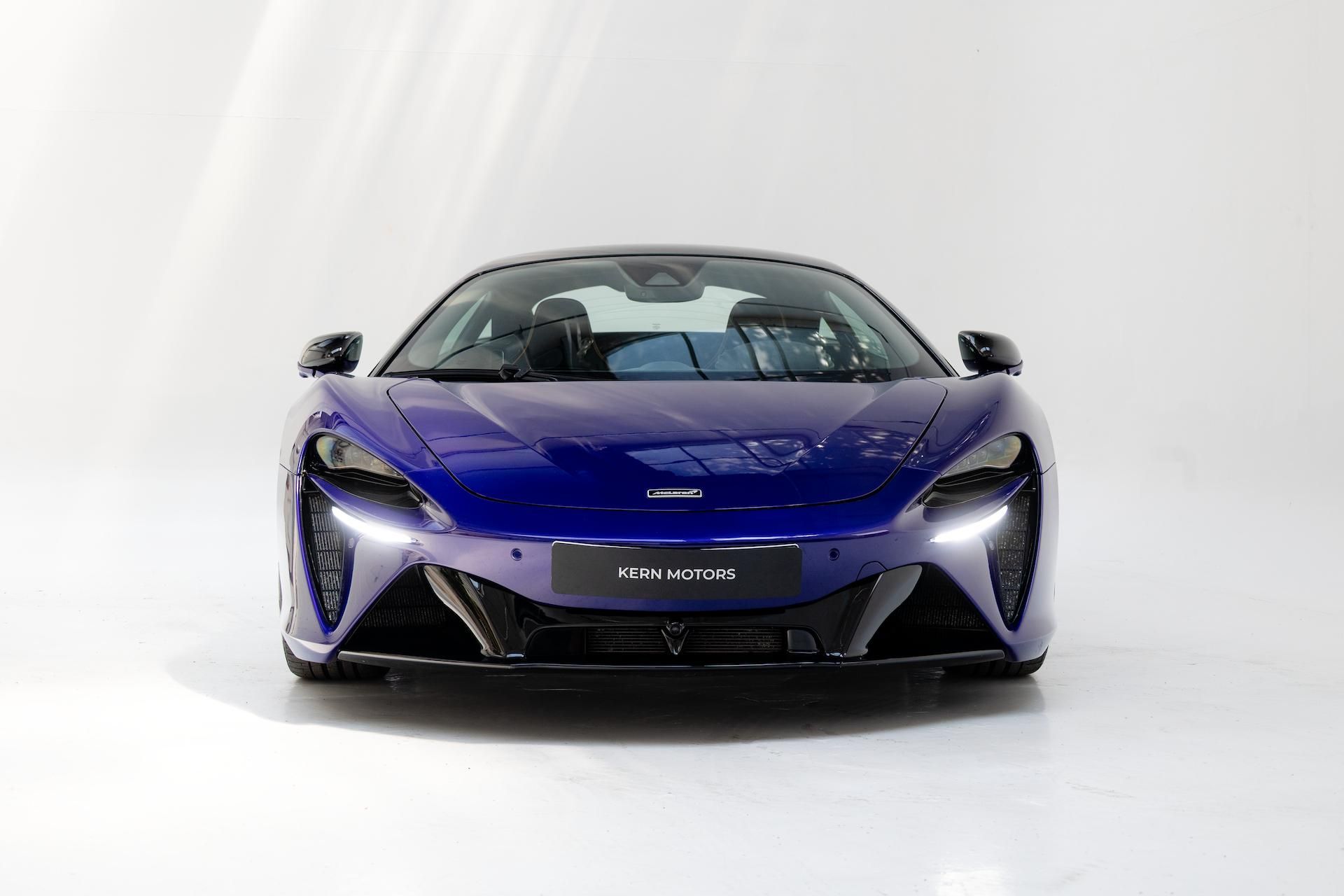 McLaren, Artura*Servis*B&W*Top stav - fotka 2