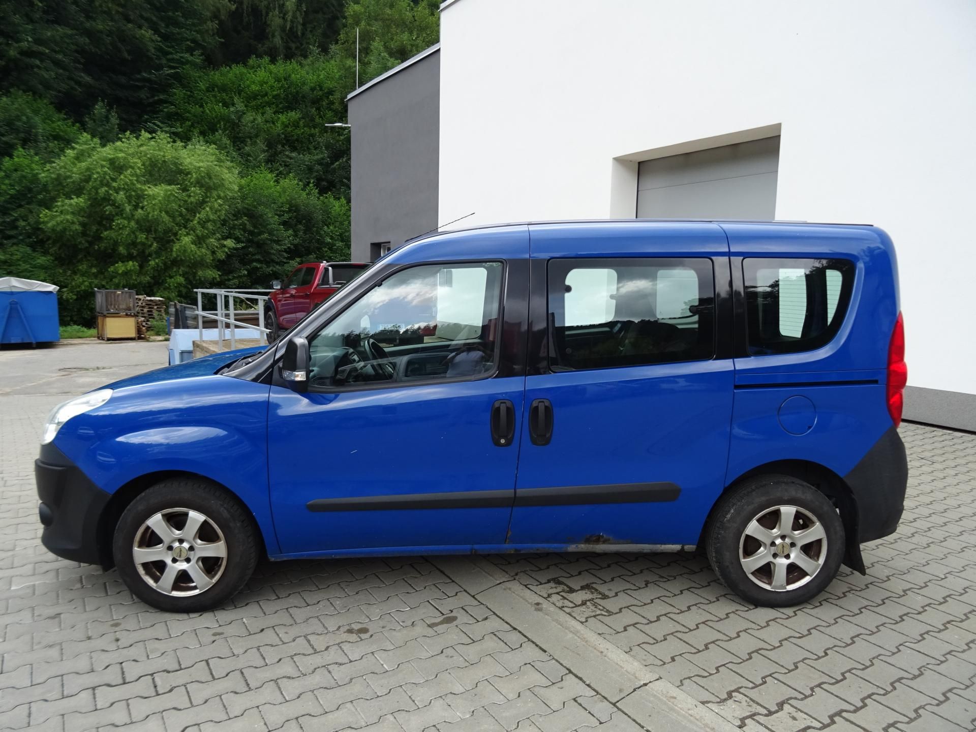 Fiat Dobló, 1.3 JTD 66kw MAN5 - fotka 4