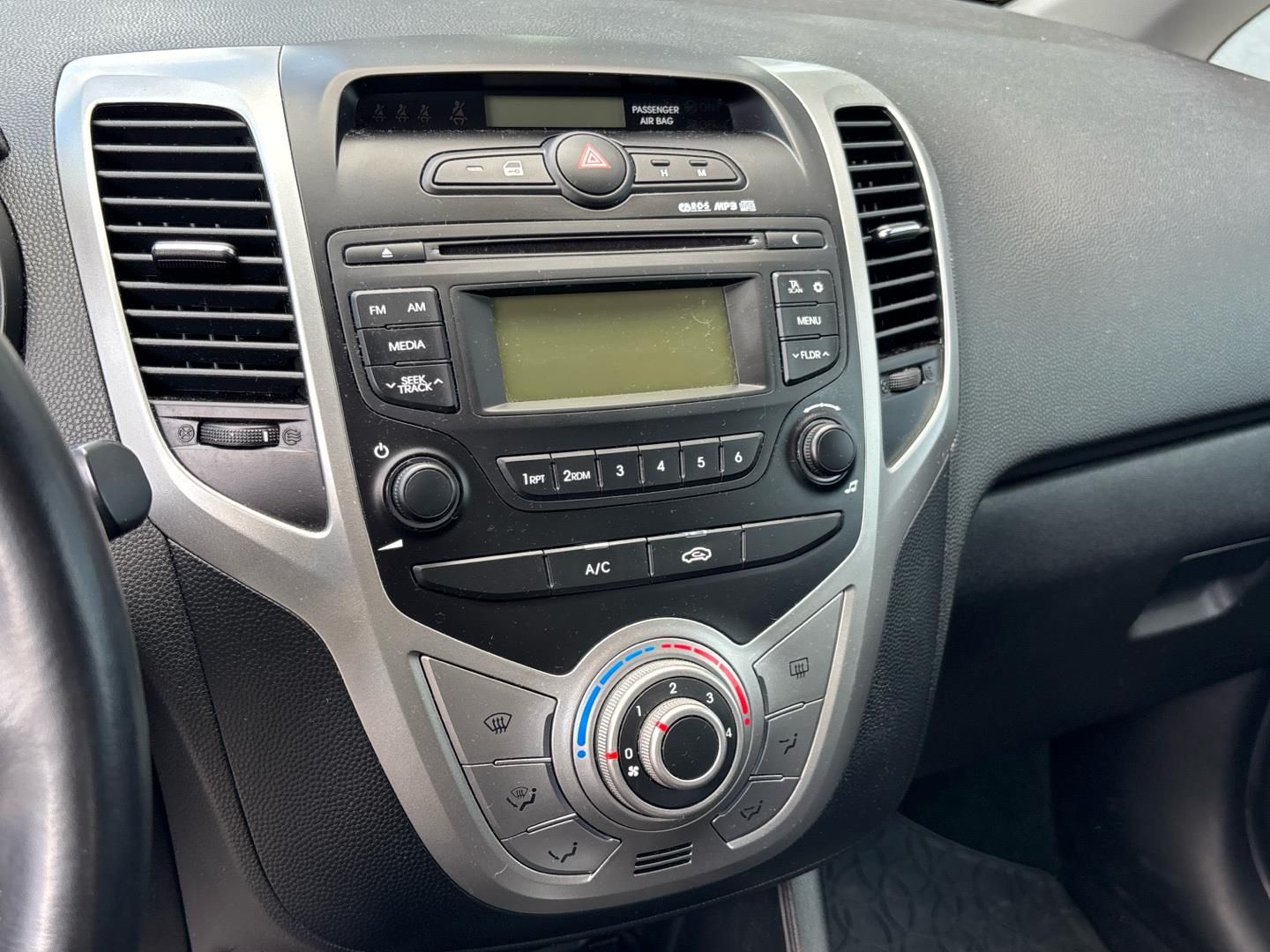 Hyundai ix20, 1.4 CVVT / 66 kW Tricolor - fotka 6
