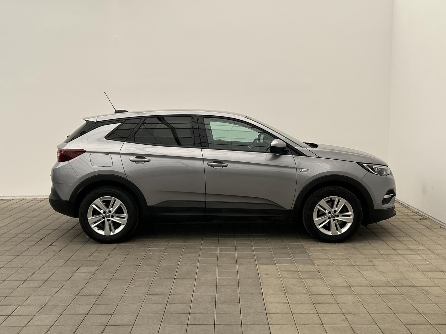 Opel Grandland X, 1.2TURBO 96kW Edition - fotka 6