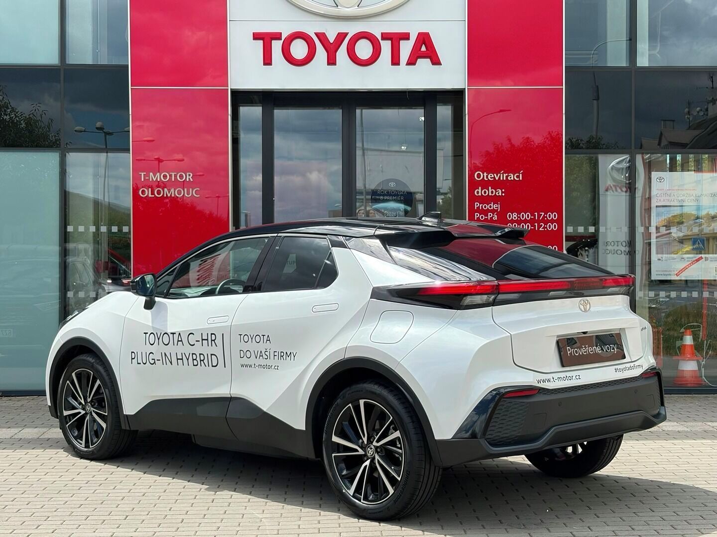 Toyota C-HR, 2.0 Executive - fotka 2