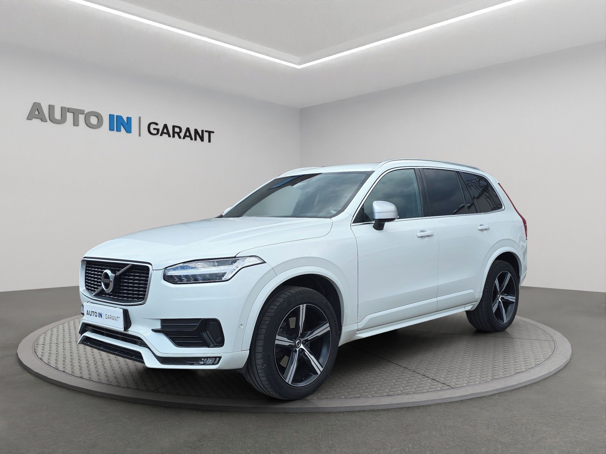 Volvo XC90, R Design D5 173kw 4x4, tažné,