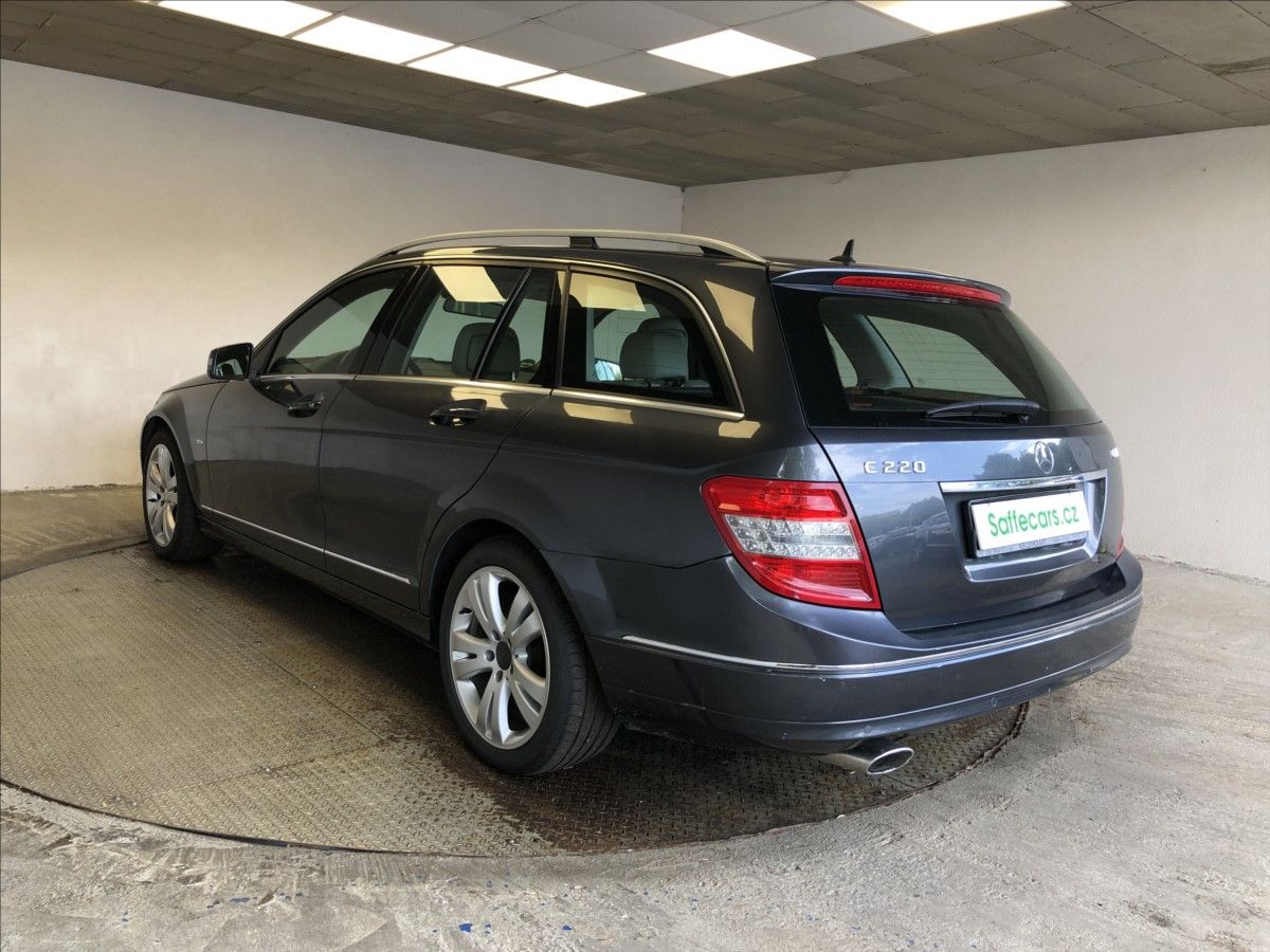 Mercedes-Benz Třídy C, 2,1 220 CDI  CDI - fotka 5