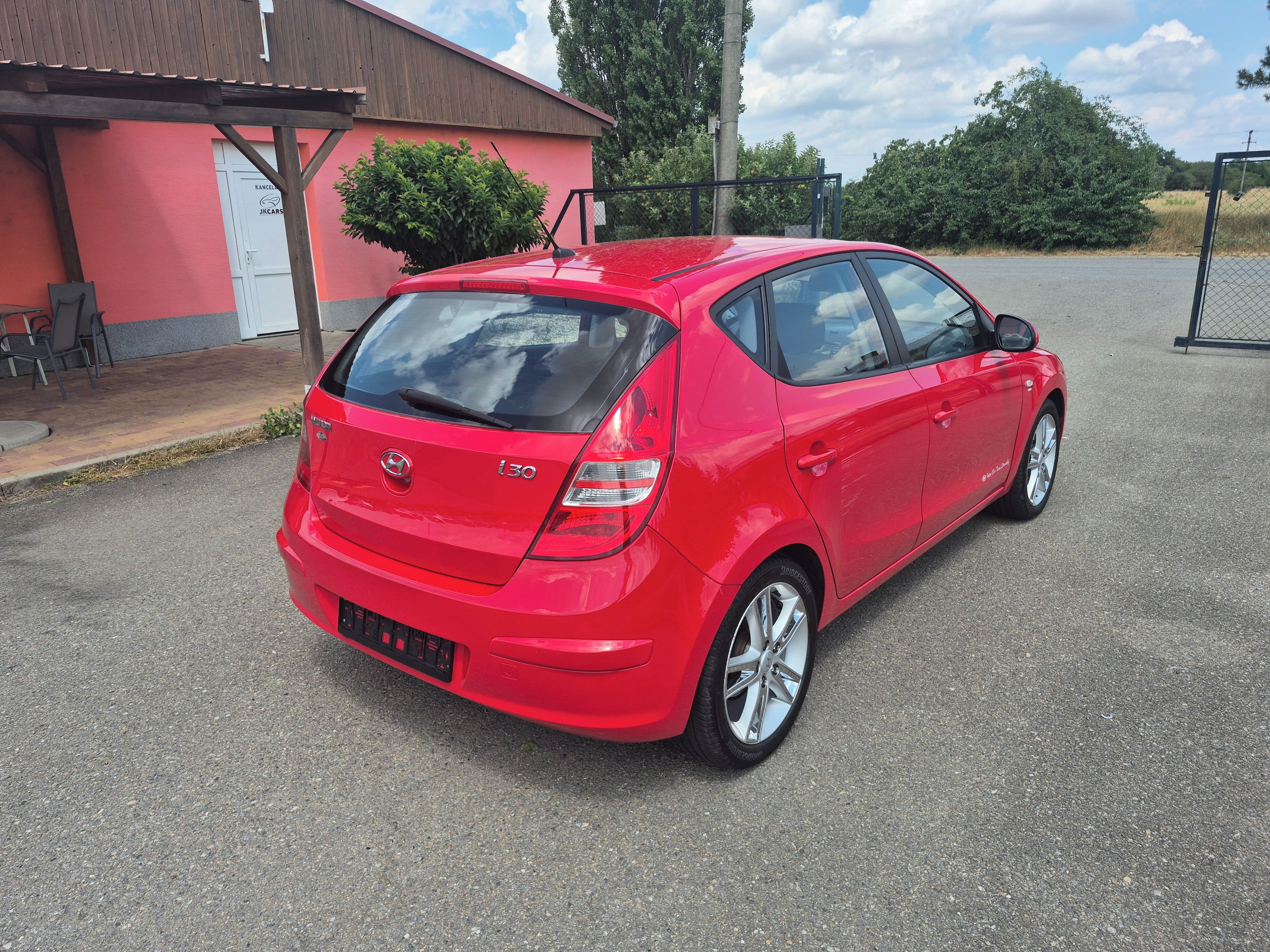 Hyundai i30, 1,6CRDI, 66kW, 1.maj, serviska - fotka 6