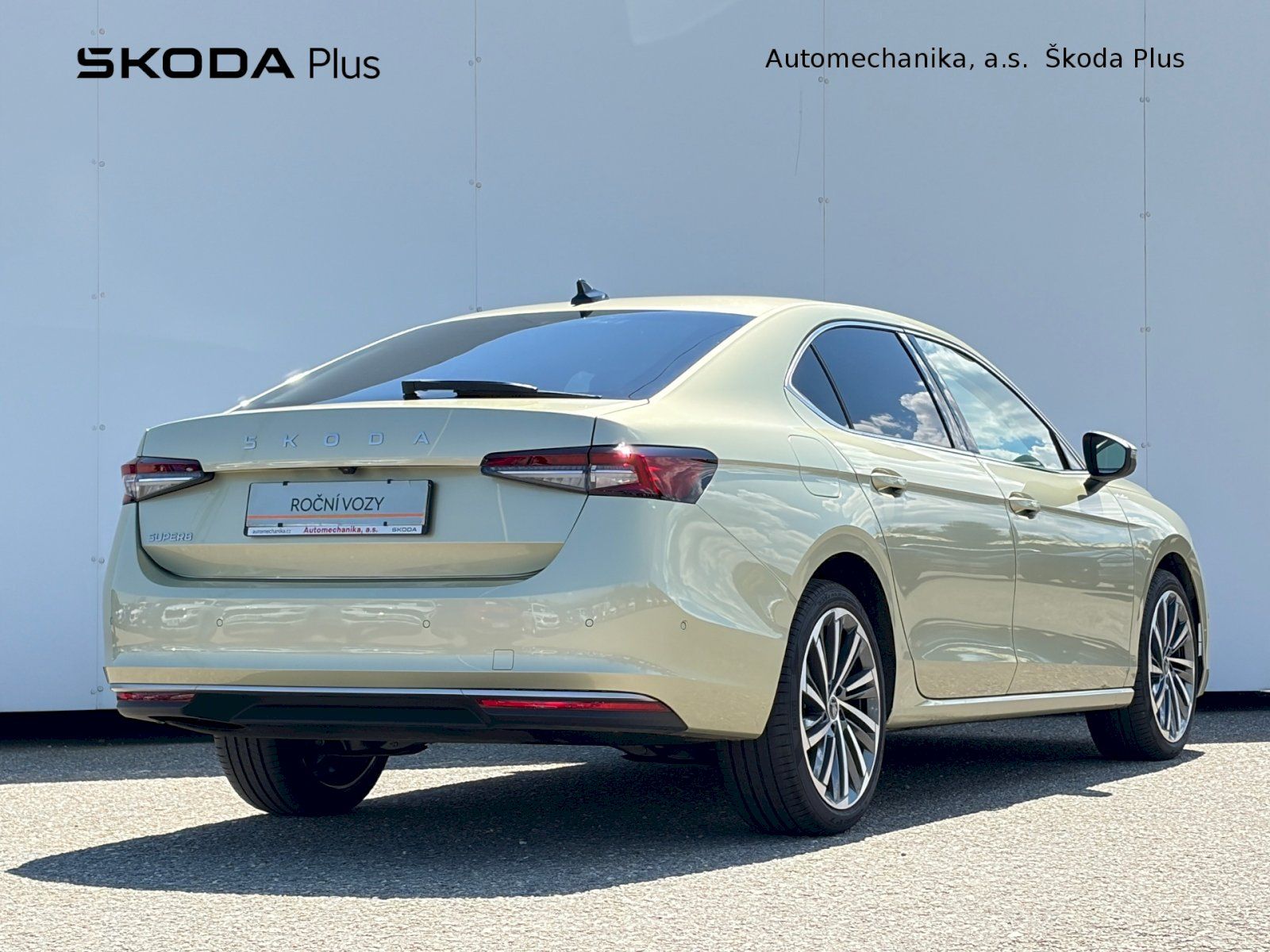 Škoda Superb, DSG 2.0 TDI / 110kW / L&K - fotka 2