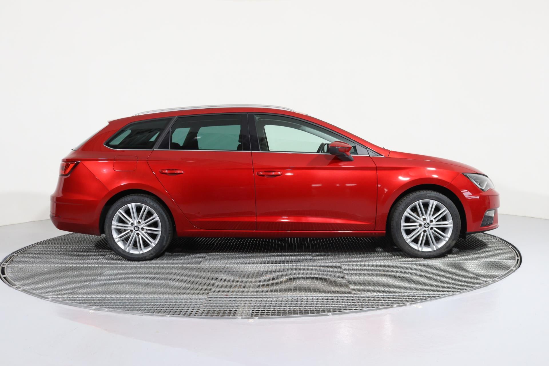 Seat Leon, ST Xcellence 1.4 TSI 92kW/ LED - fotka 3