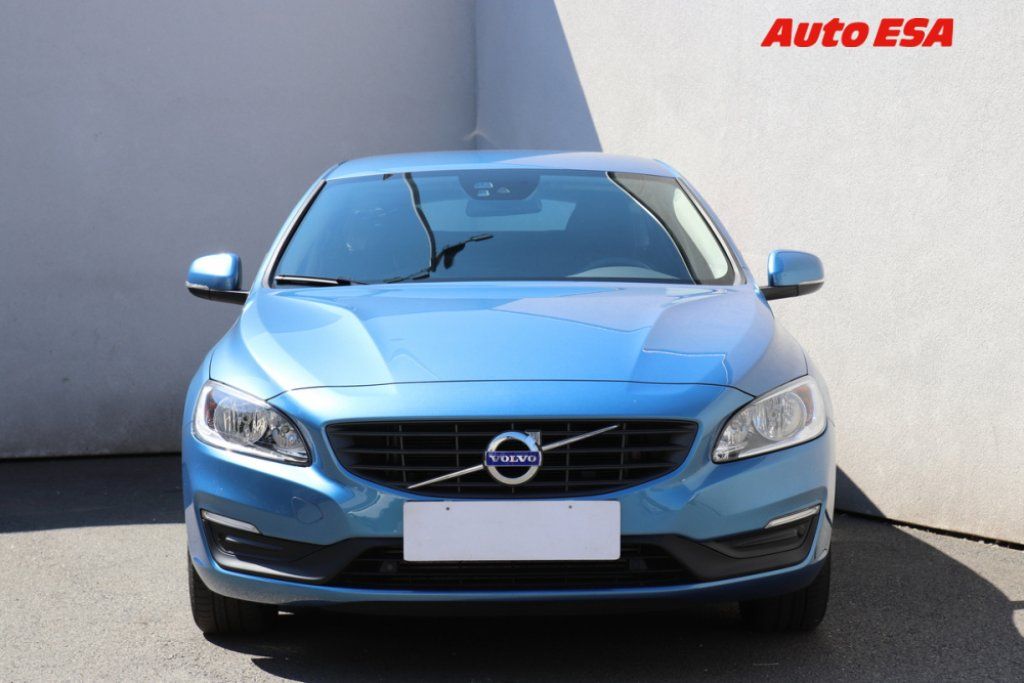 Volvo V60, 2.0 T5 Cross Country - fotka 2