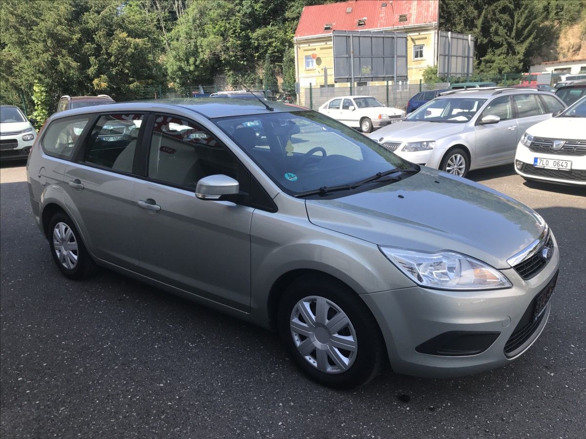 Ford Focus, 1,8 i Combi - fotka 4