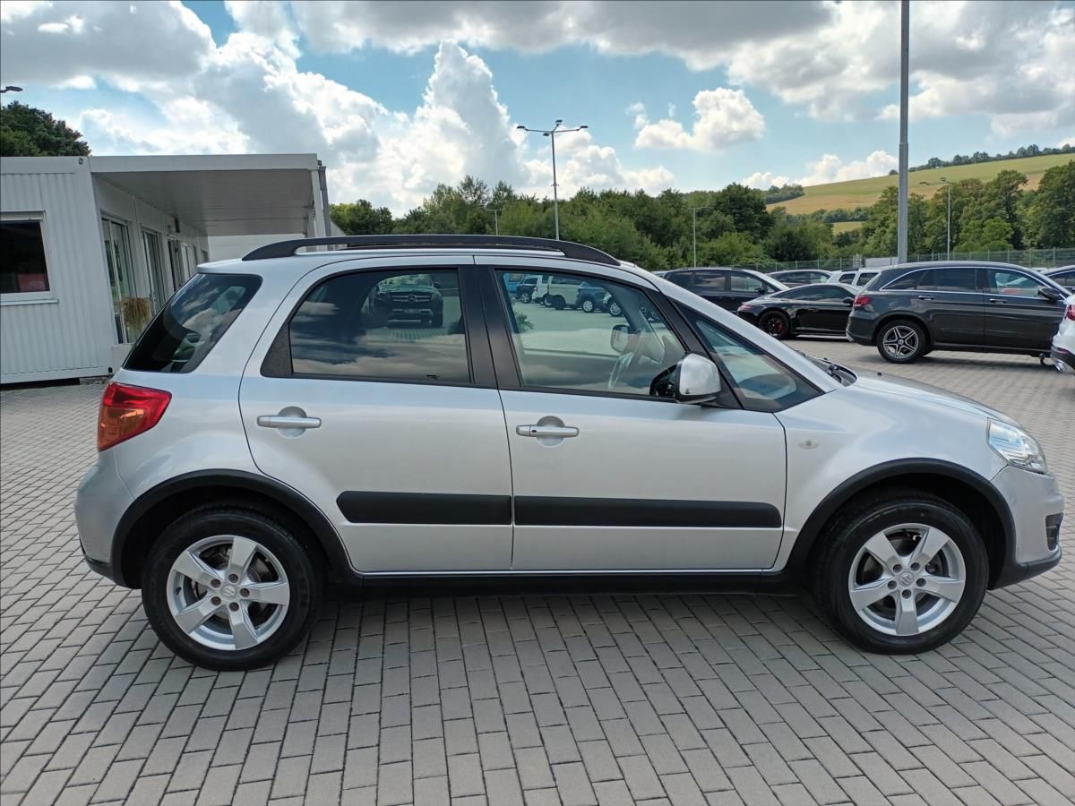 Suzuki SX4, 1,6 VVT,88KW,4X4,VÝHŘEV,KOLA - fotka 4