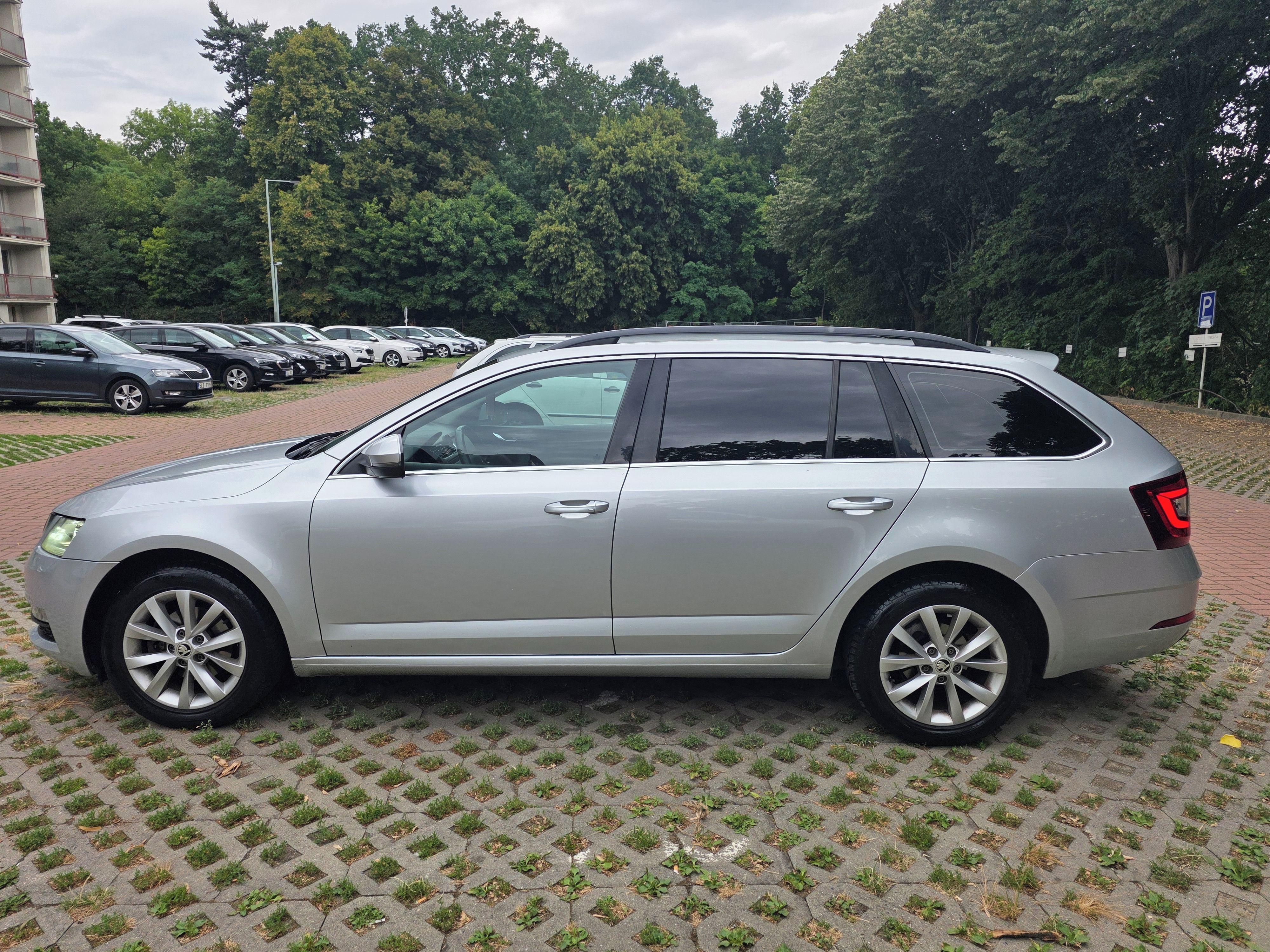 Škoda Octavia - fotka 6