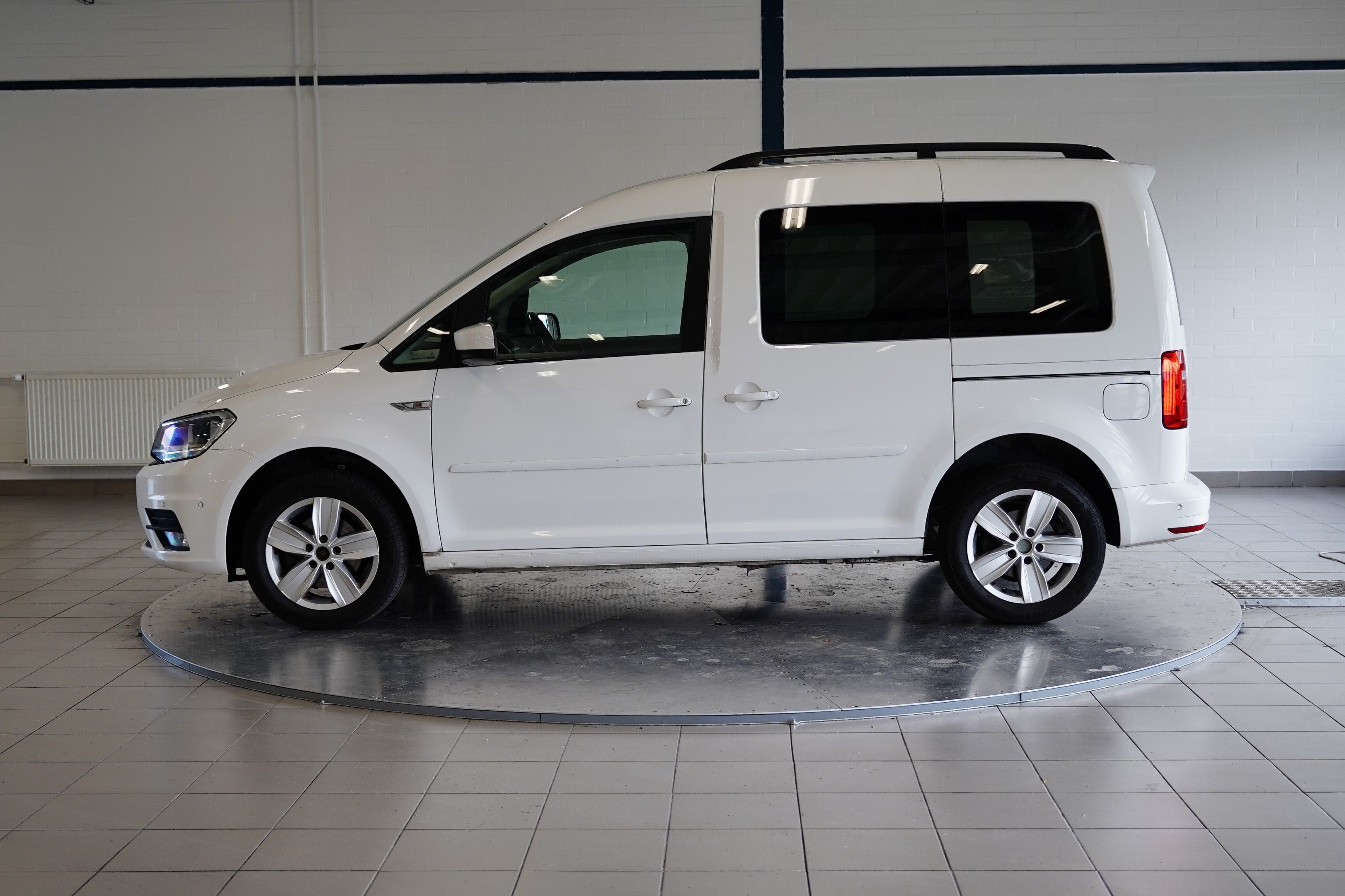 Volkswagen Caddy, 2.0 TDI 75 kW Comfortline - fotka 3