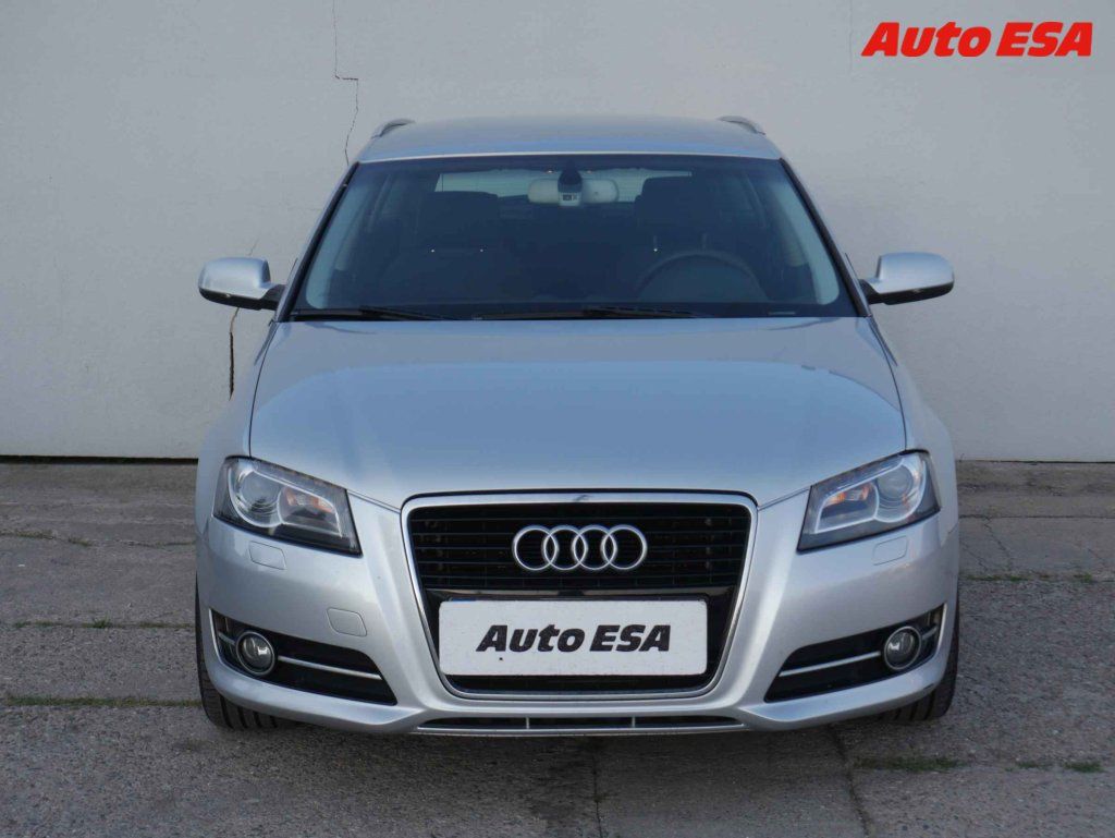 Audi A3, 2.0 TDi Sportback - fotka 2