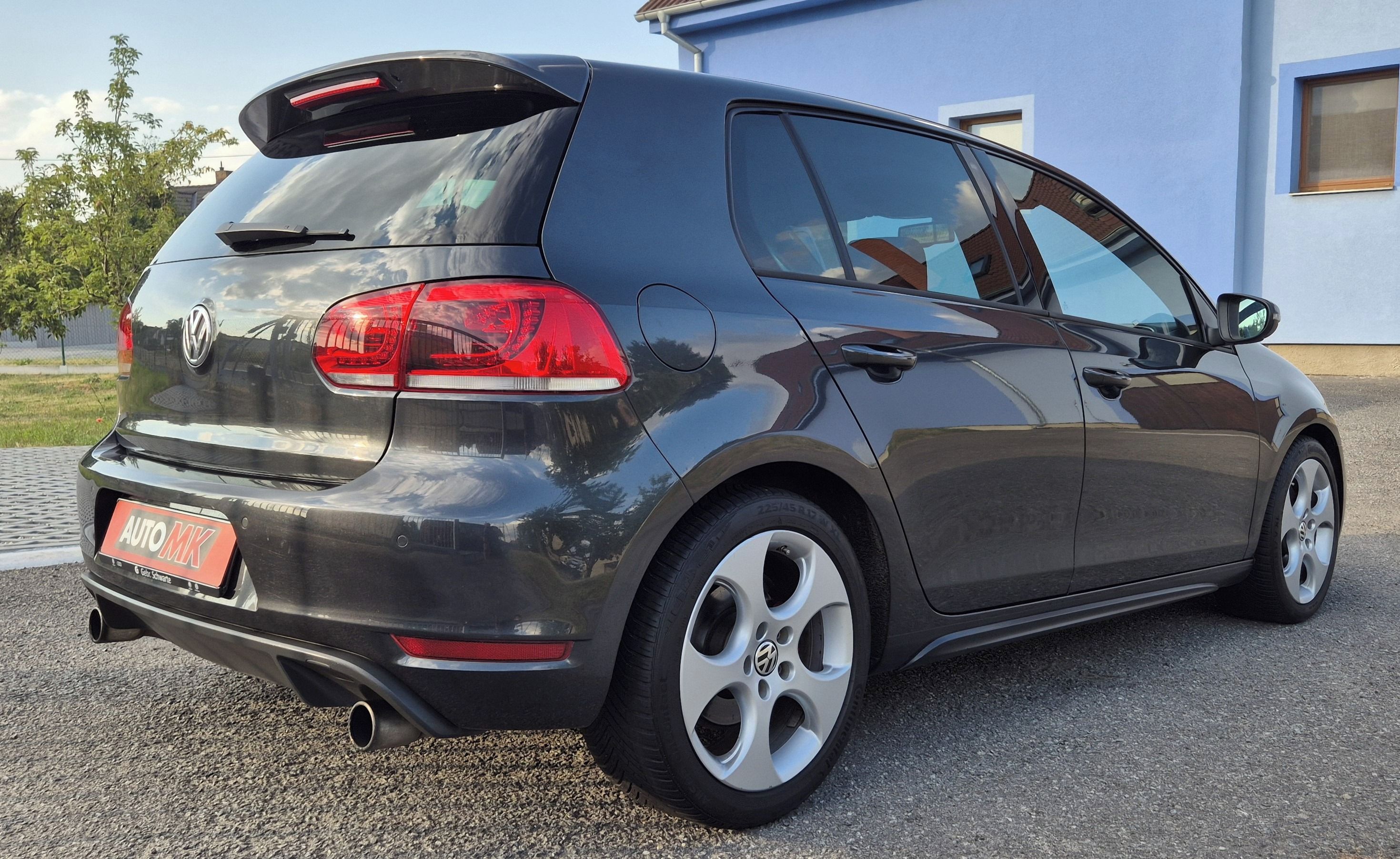 Volkswagen Golf, GTI 2.0TSI 155KW - fotka 4