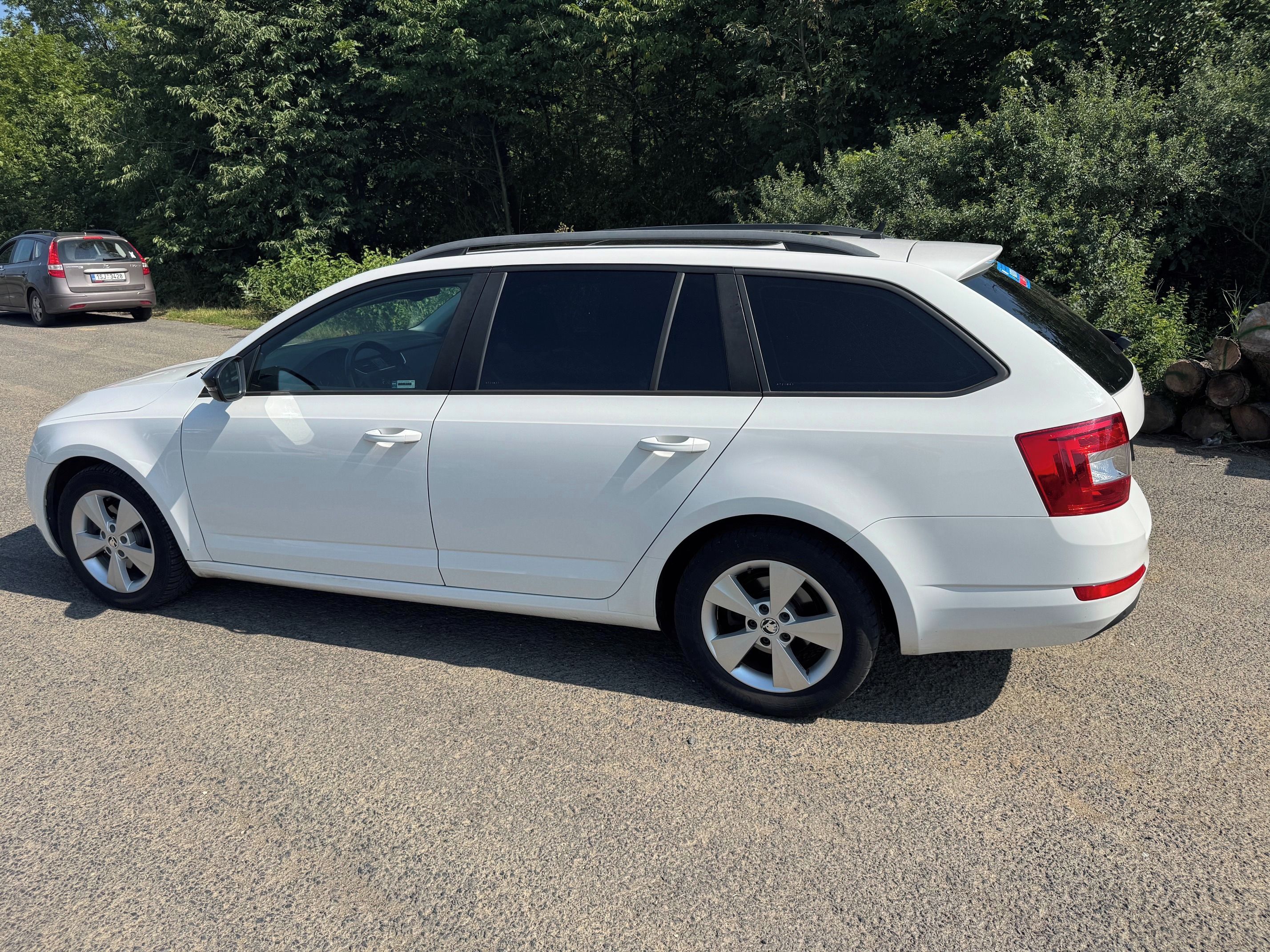 Škoda Octavia, 1,6 TDi 4x4 81 kw - fotka 6