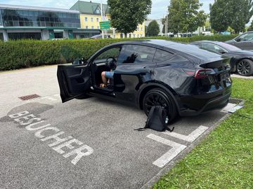 Tesla model Y - long range