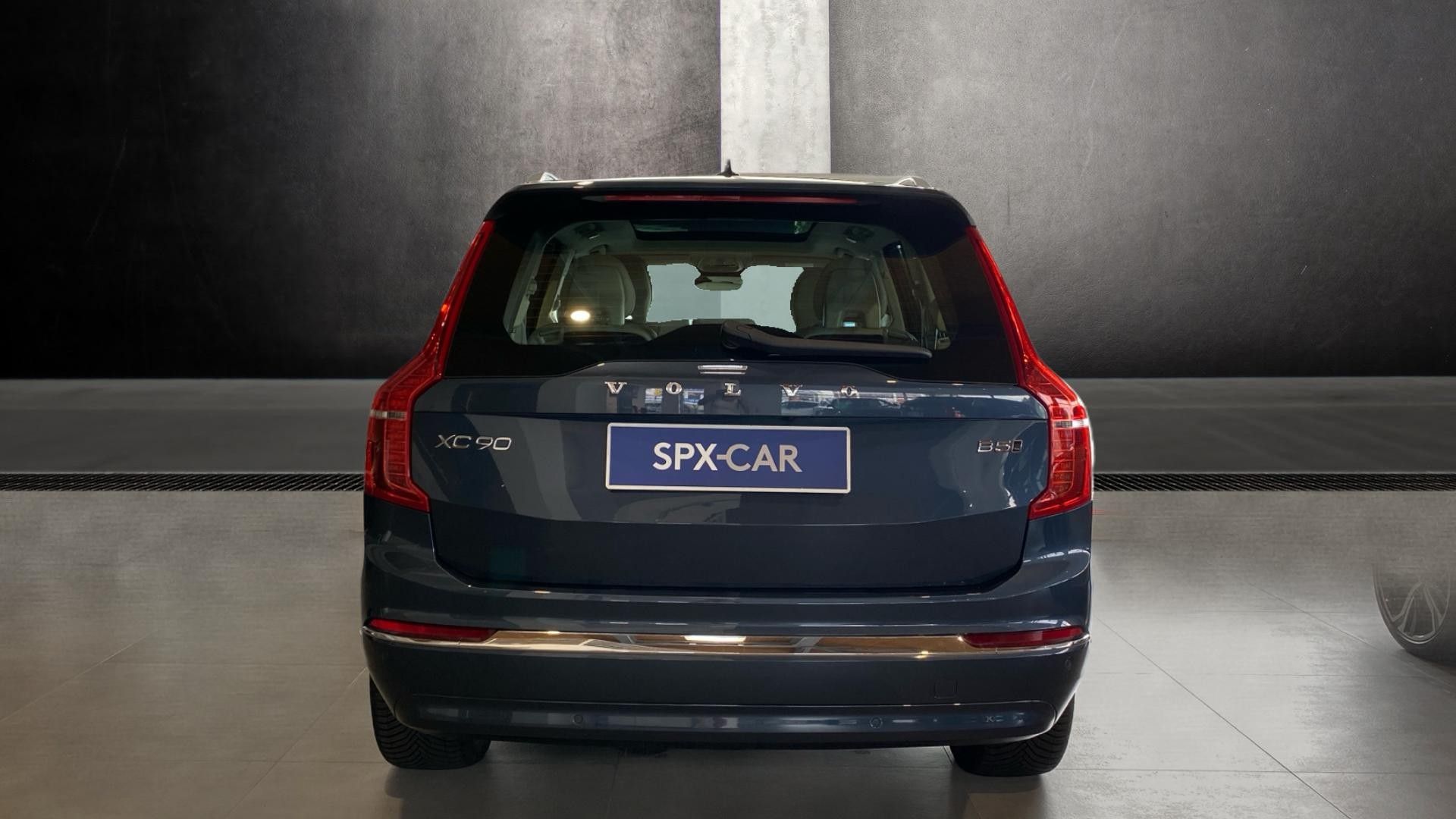 Volvo XC90, ULTIMATE BRIGHT, B5 AWD, 173+1 - fotka 4