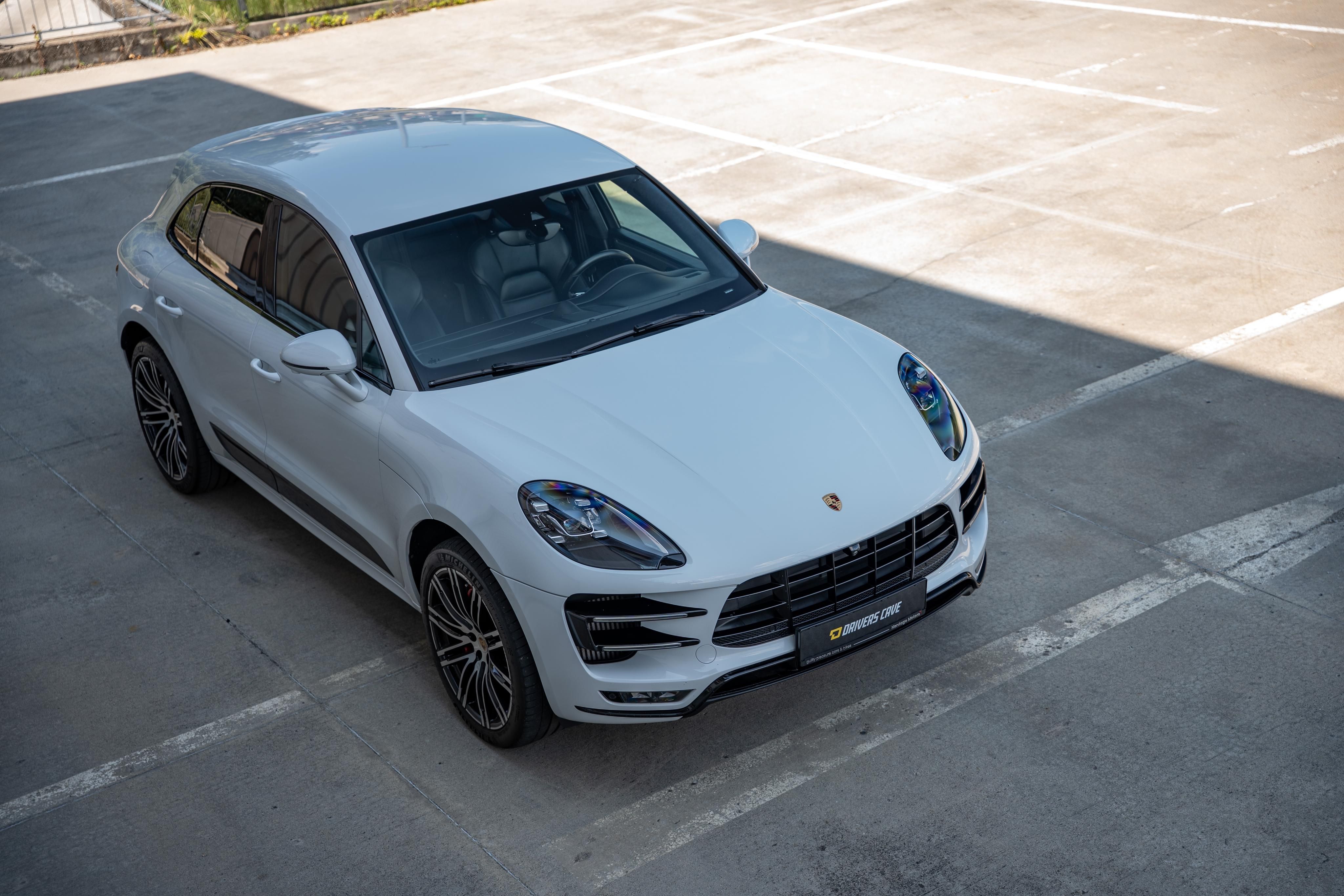 Porsche Macan, 3.6 Turbo Performance & Black - fotka 5