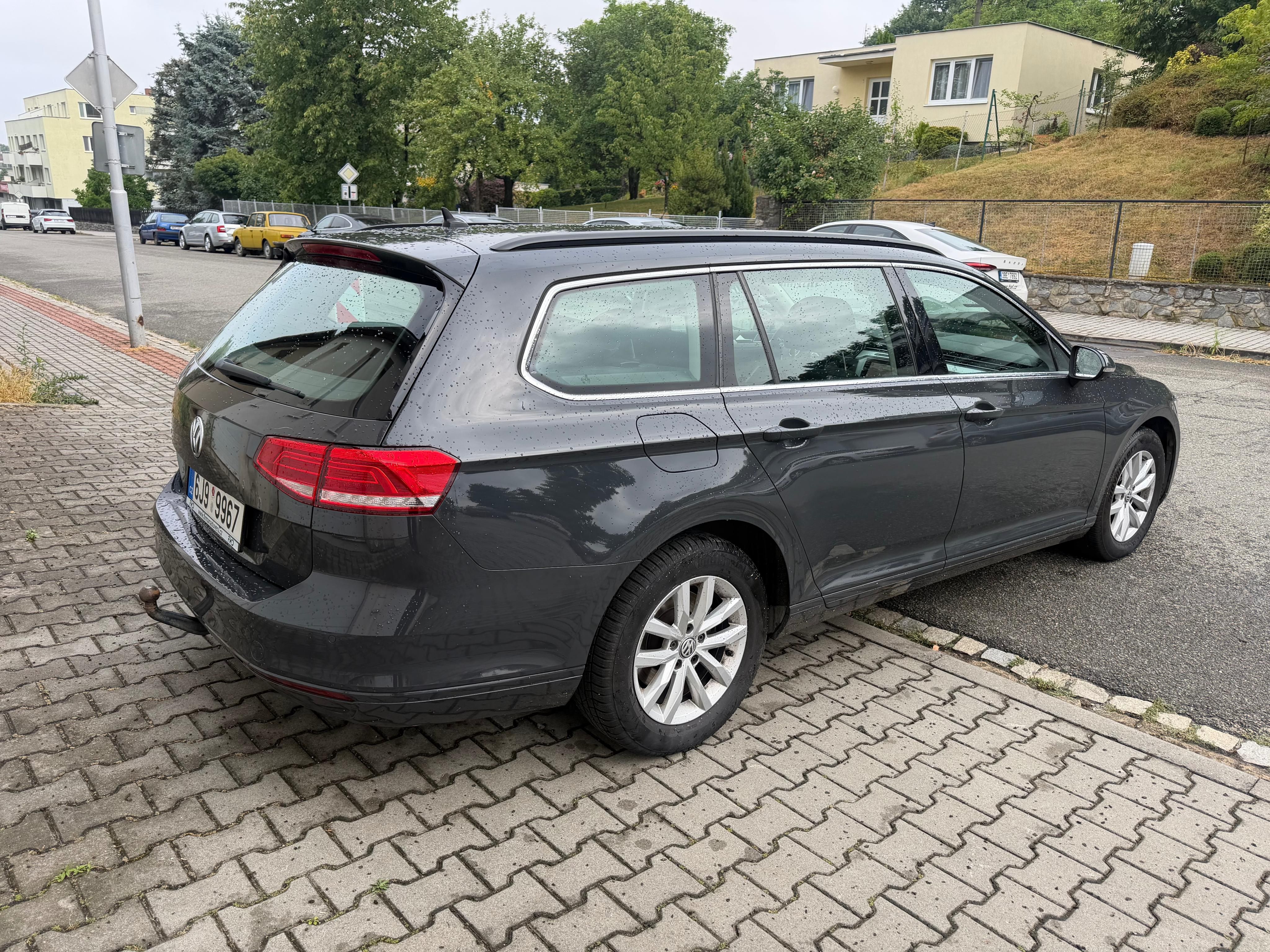 Volkswagen Passat, 2.0tdi, 110kw, tazne - fotka 5