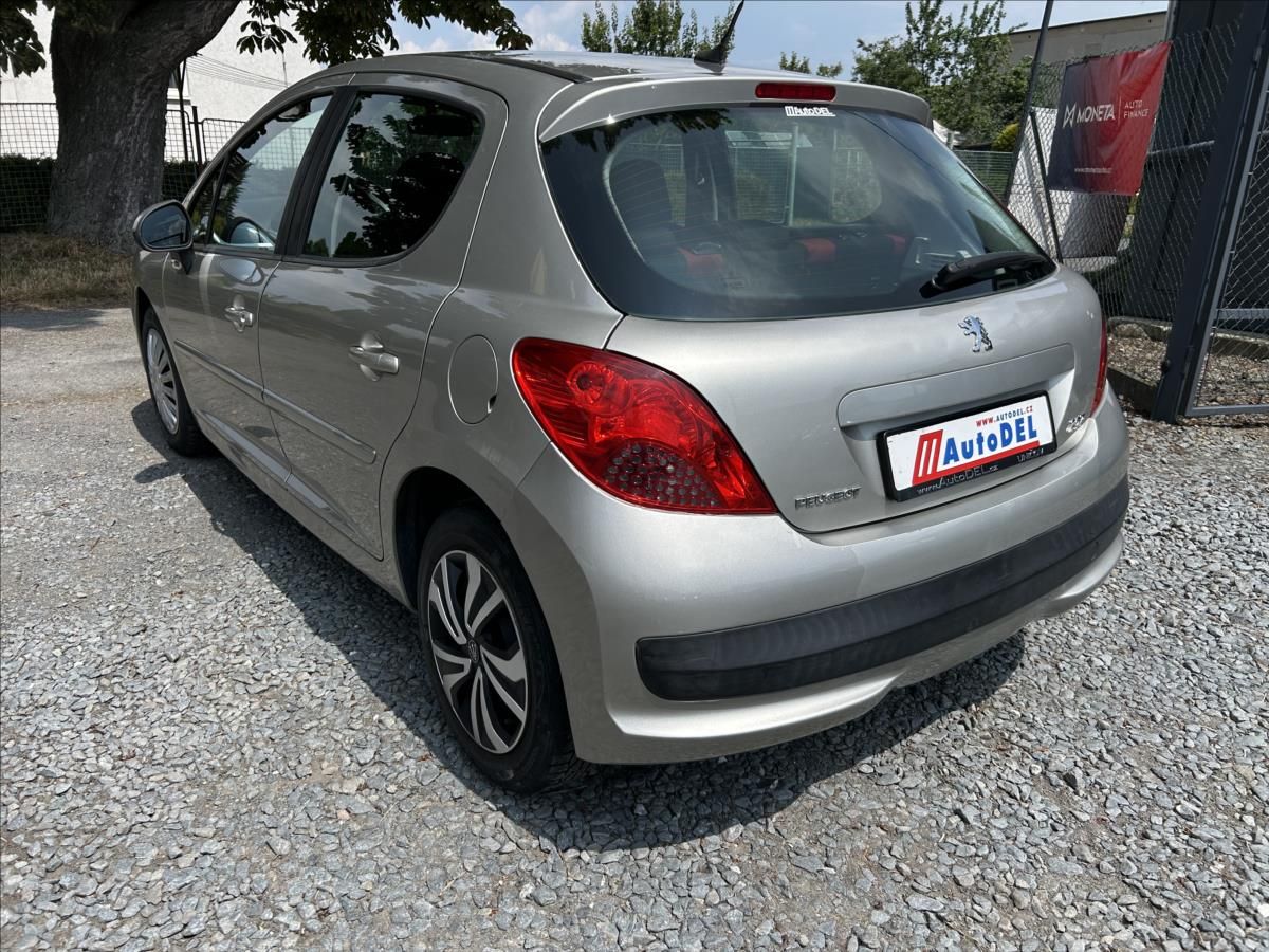 Peugeot 207, 1,4 i  Klima,ISOFIX,CentrálDO - fotka 4