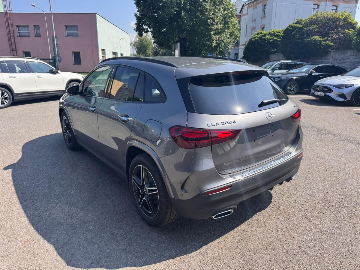 Mercedes-Benz GLA, 200 d 4MATIC - fotka 5