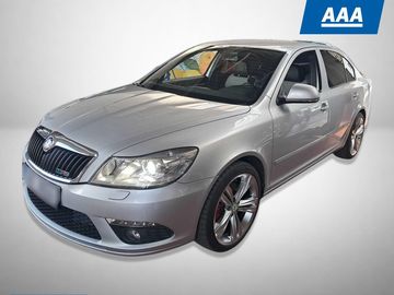RS 2.0 TSI, Kožené sedačky