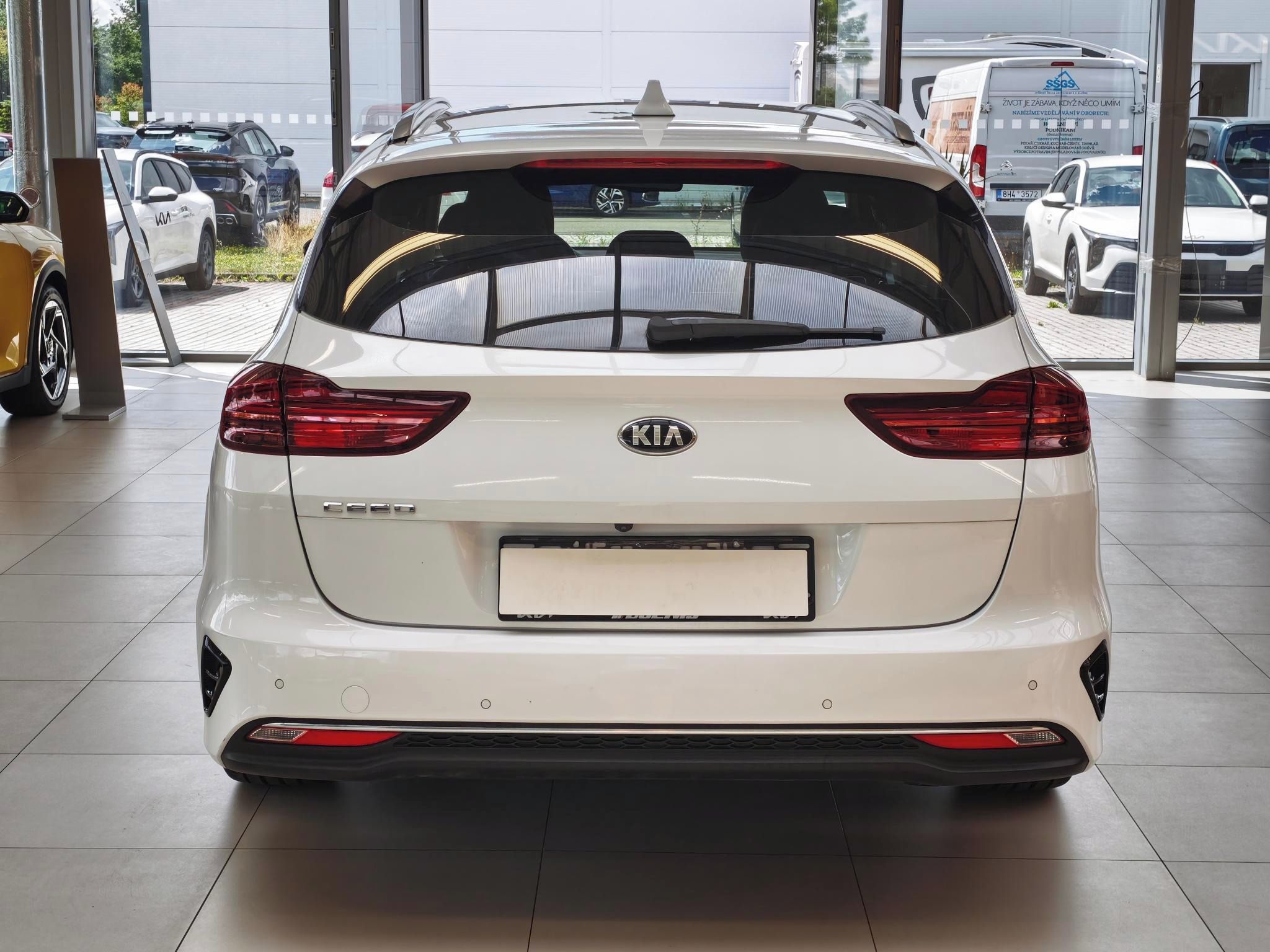 Kia Cee´d, SW 1,4 TGDi 103kW Premium - fotka 6
