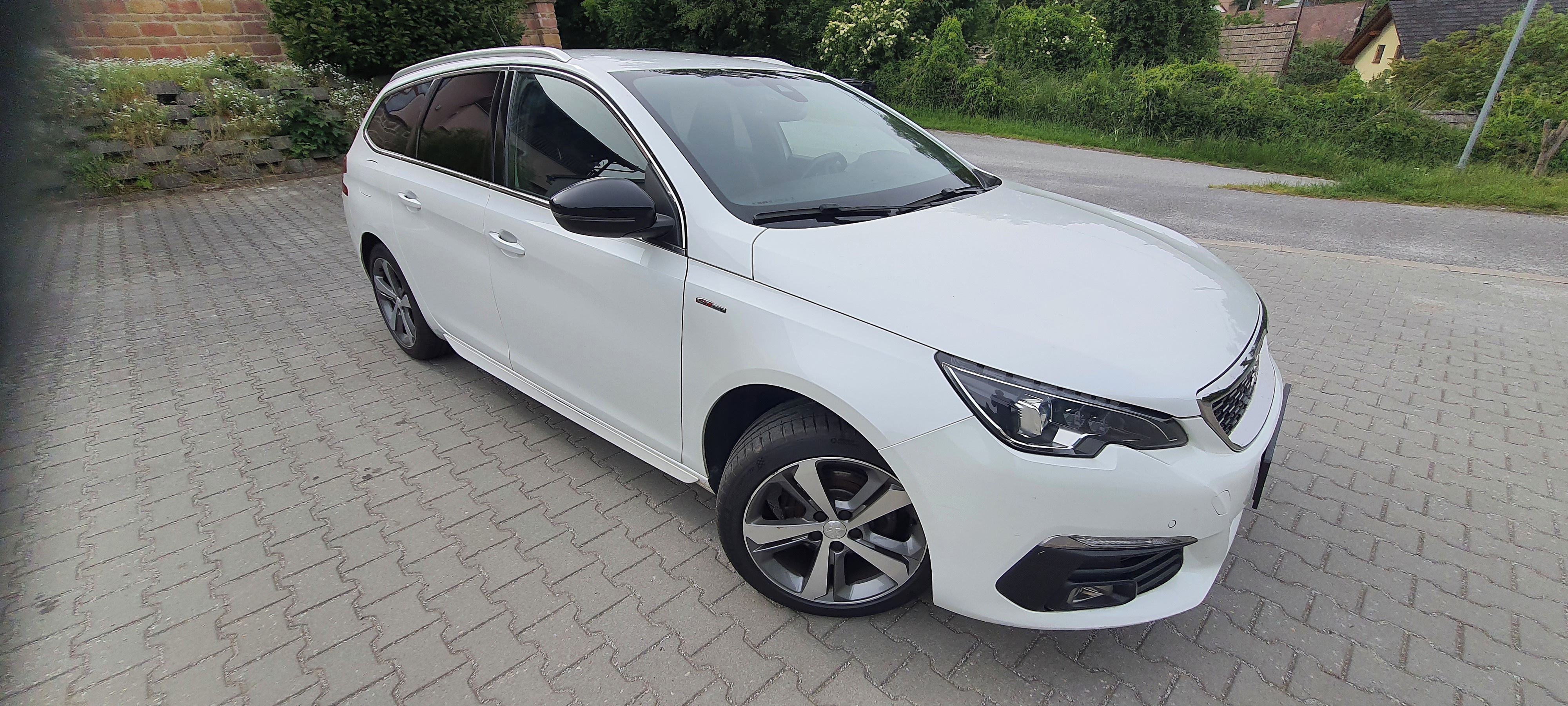 Peugeot 308, SW GT Line EAT8 1. majitel - fotka 4