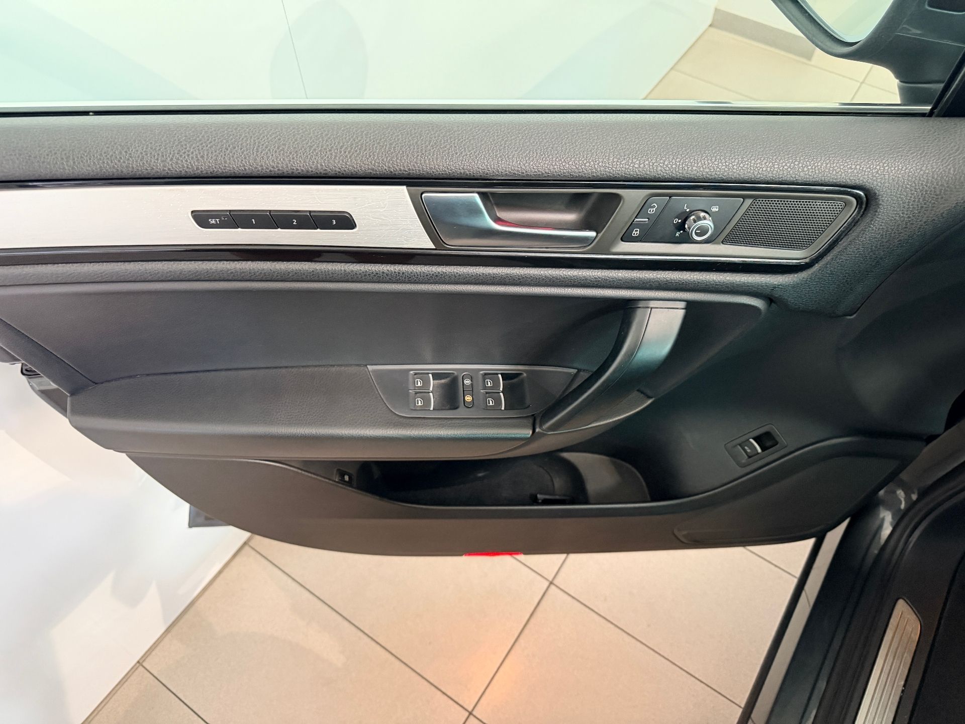 Volkswagen Touareg, 3.0 TDI 180 kW V6 8TT 4X4 BMT - fotka 6