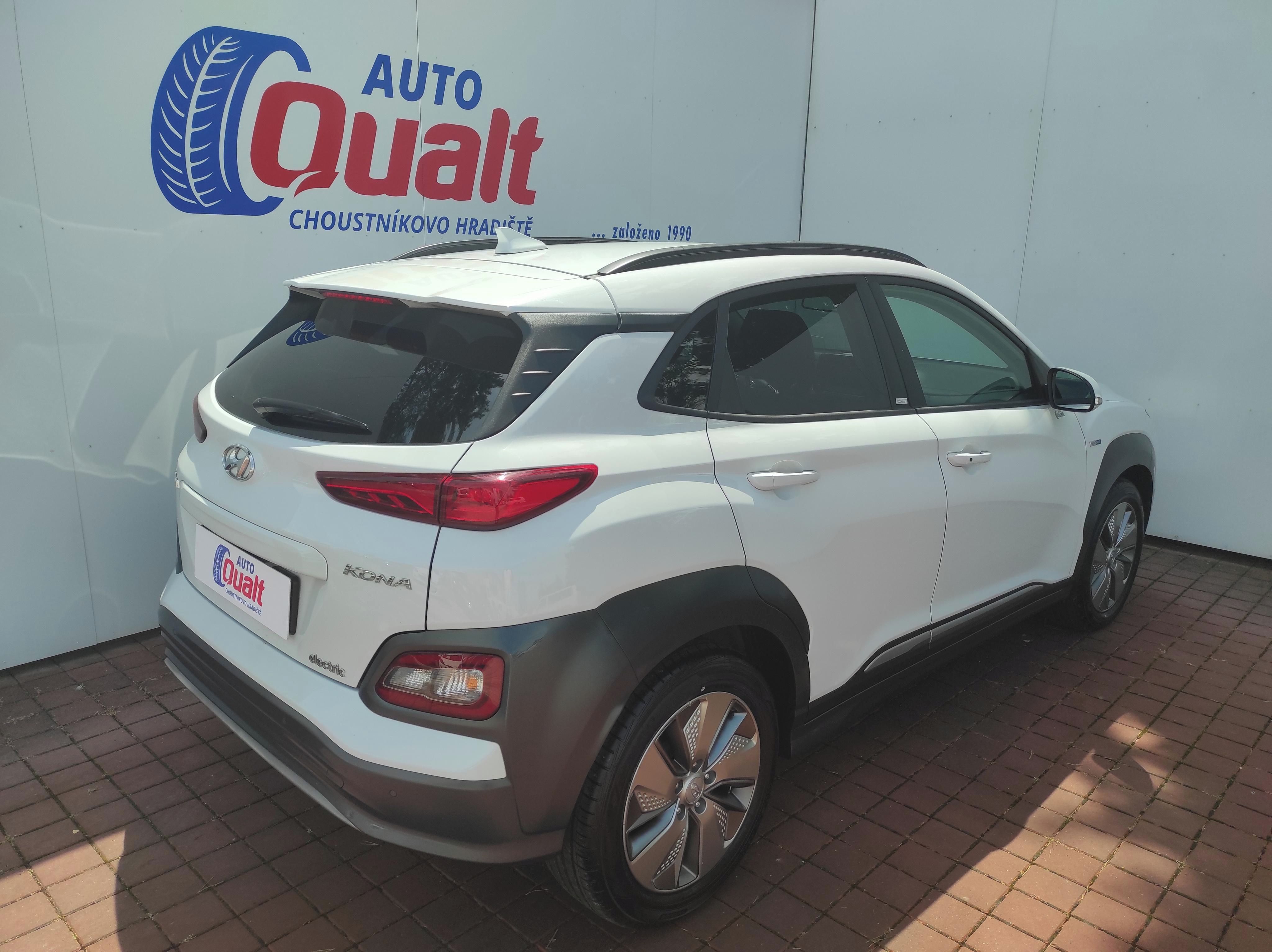 Hyundai Kona, 64 kWh PREMIUM SERVIS DPH - fotka 3