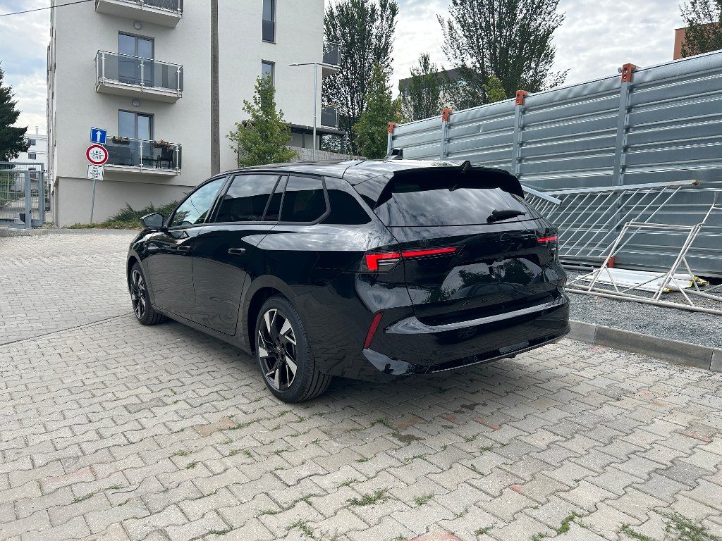 Opel Astra, ST GS 1,2 Turbo 107kW AT - fotka 3