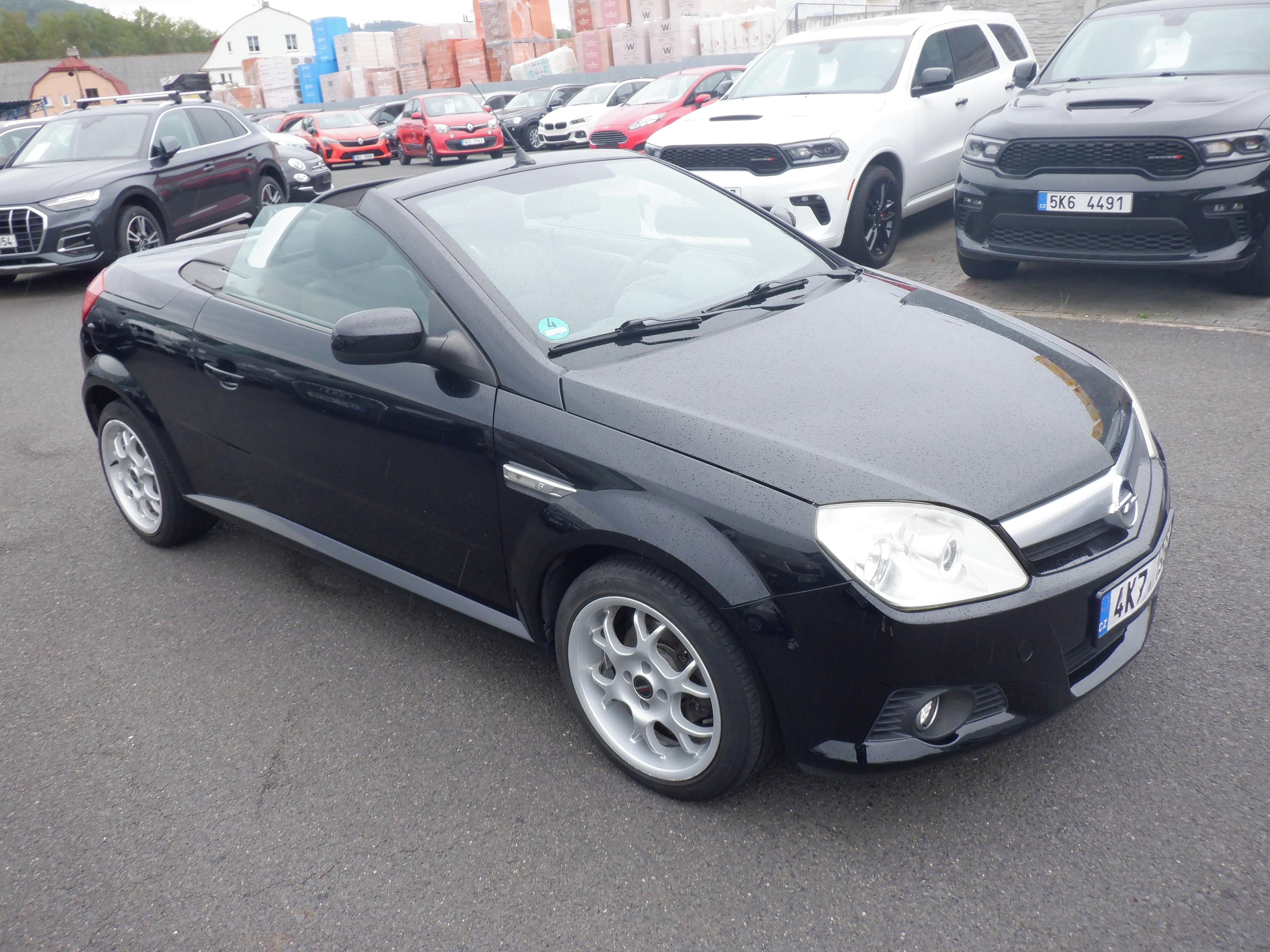 Opel Tigra, 1.4i Cabrio - fotka 5