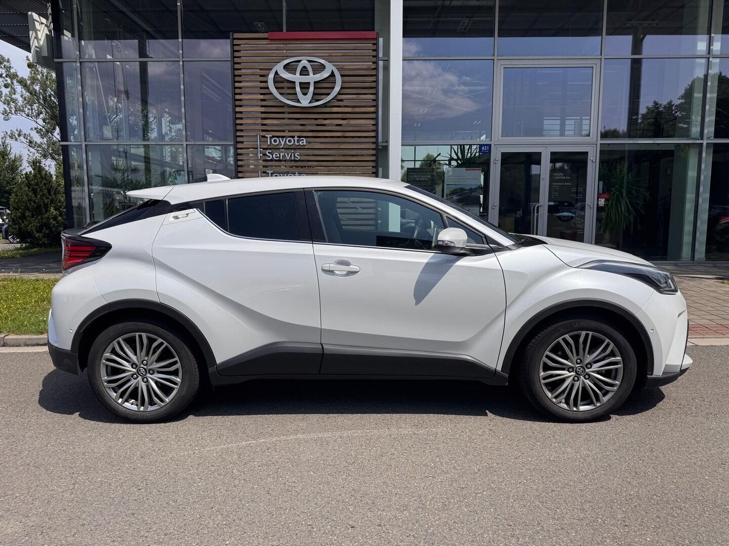 Toyota C-HR, 2.0 Executive - fotka 2