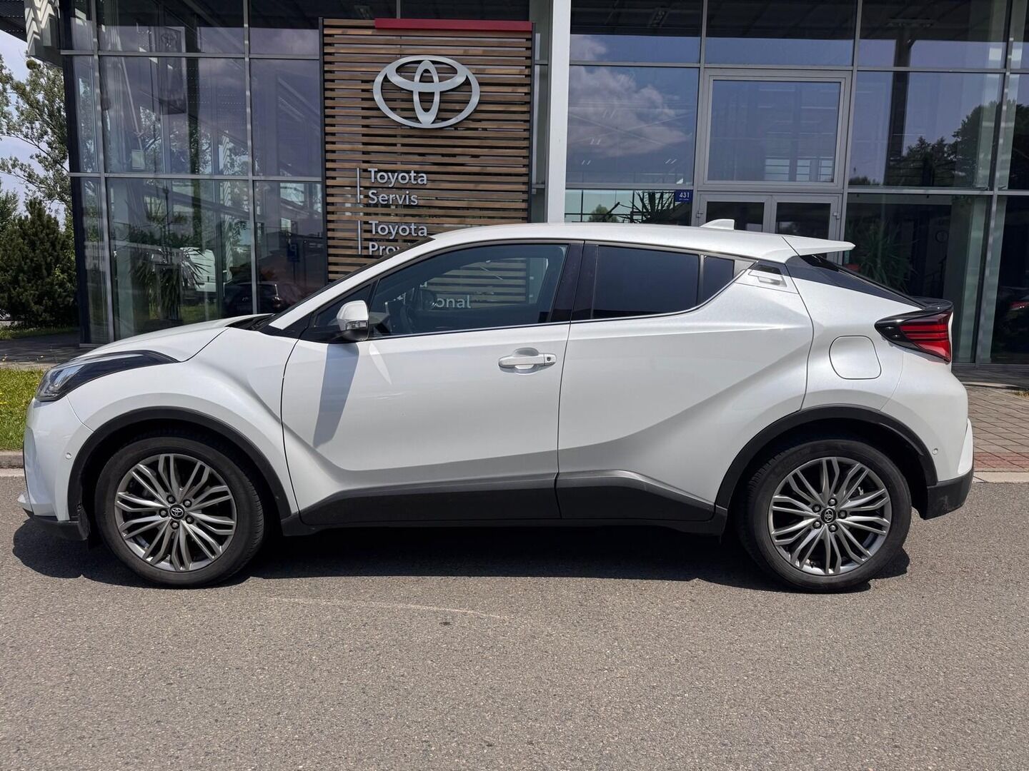 Toyota C-HR, 2.0 Executive - fotka 5