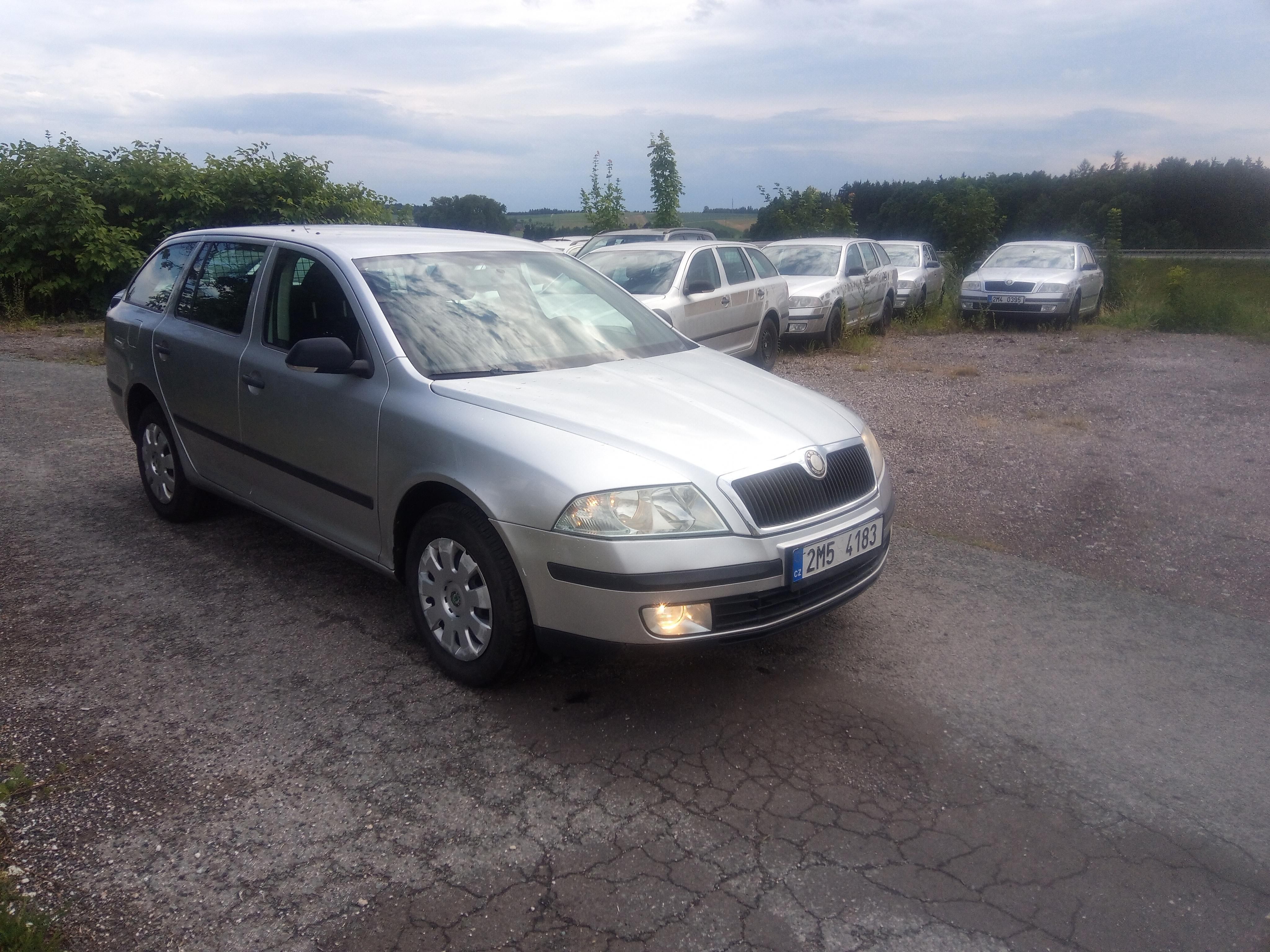 Škoda Octavia, 1,6 MPi, serviska - fotka 3