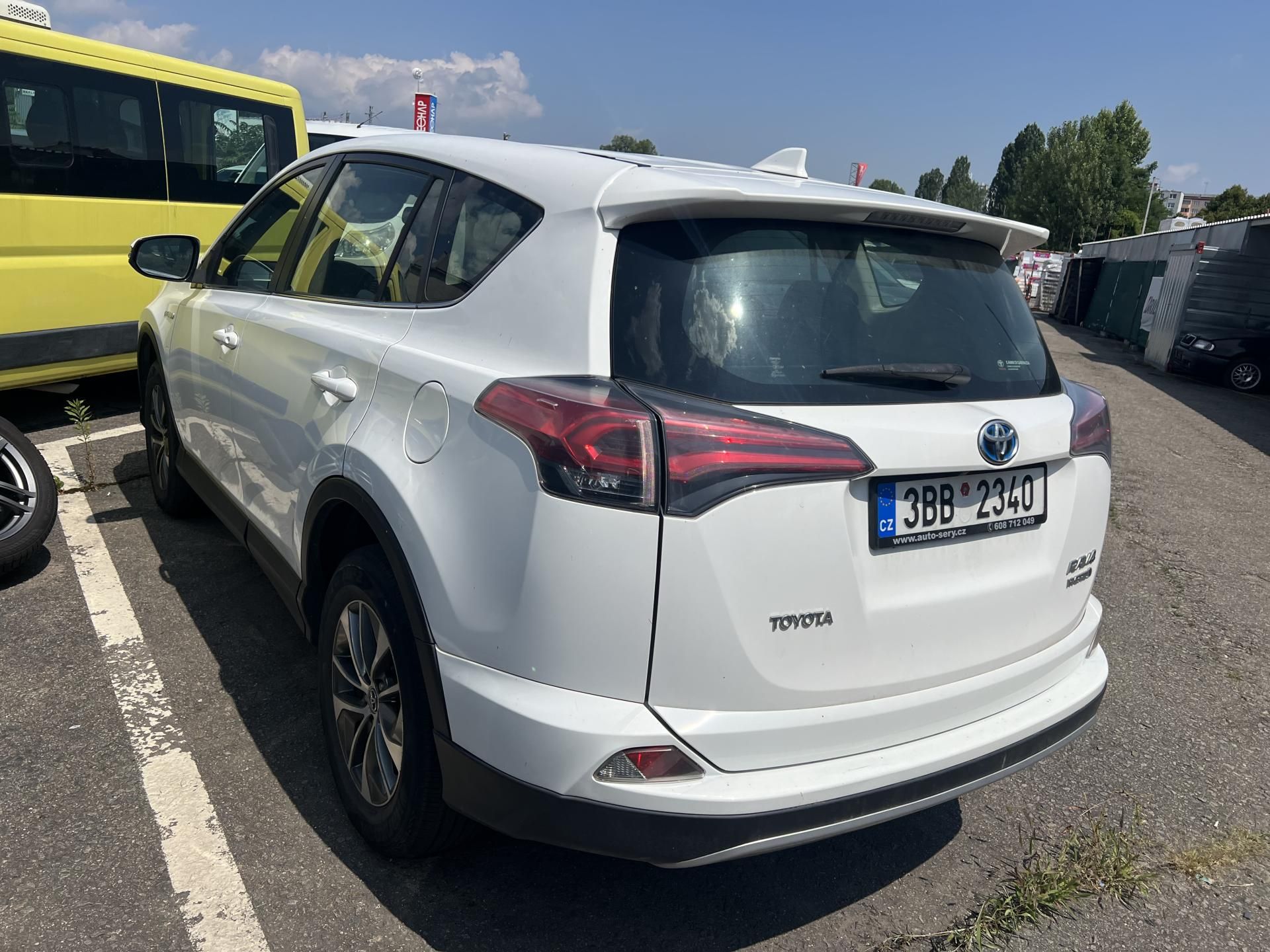 Toyota Rav4, 2.5i HYBRID 114kw - fotka 3
