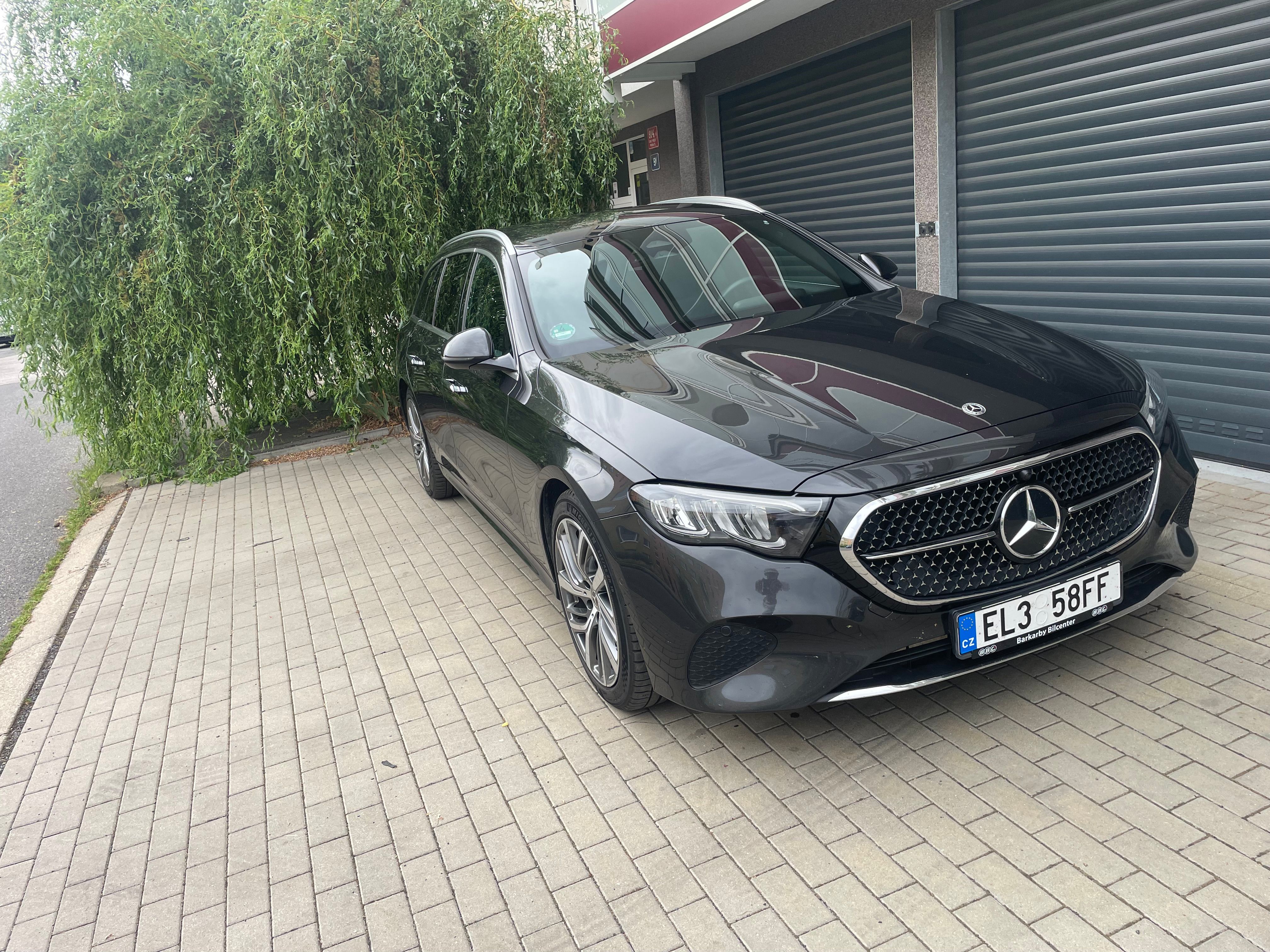 Mercedes-Benz Třídy E, E300E model 2024