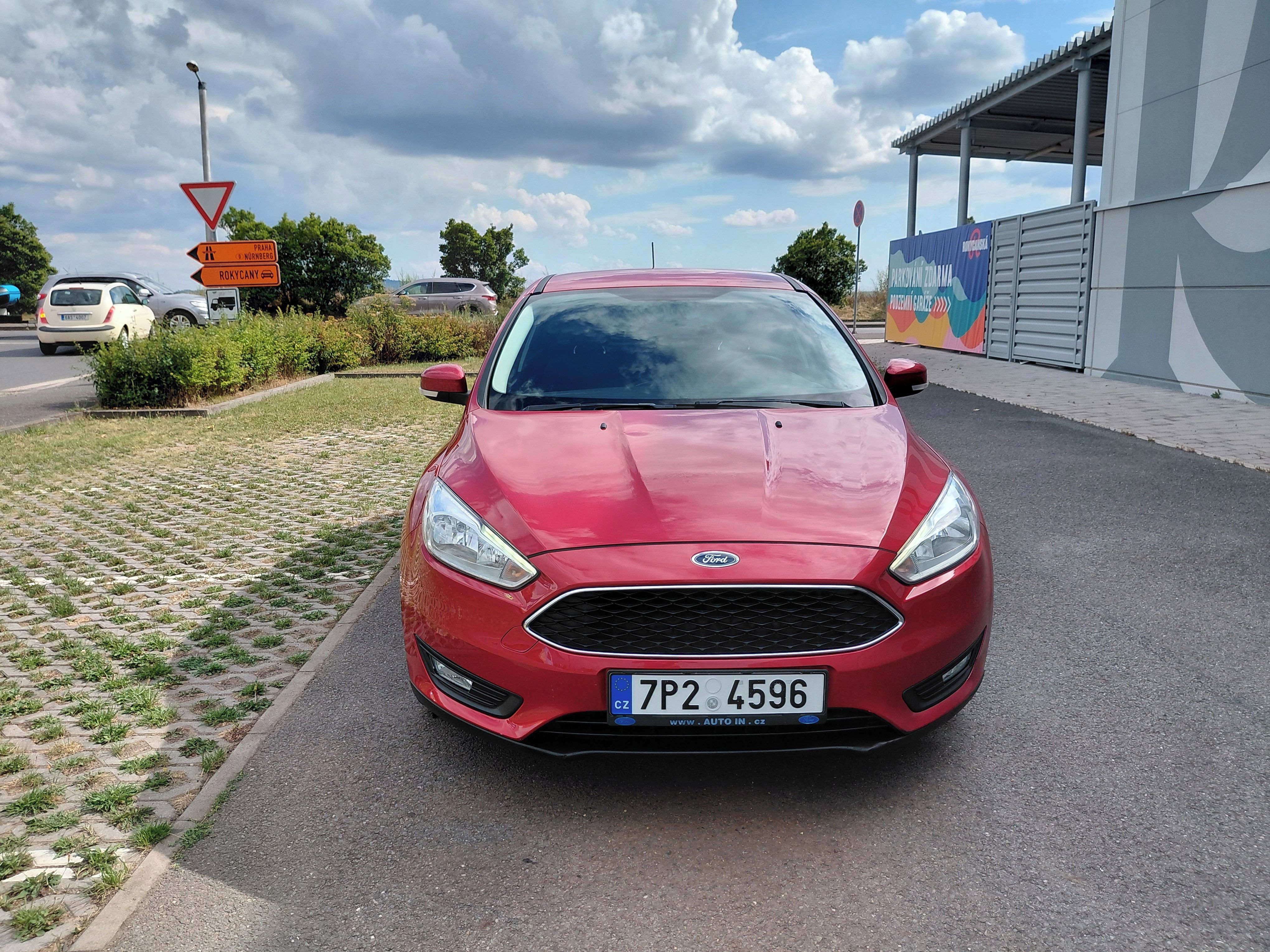 Ford Focus, 1.0i ČR 1.MAJ POUZE 68 201KM!! - fotka 2