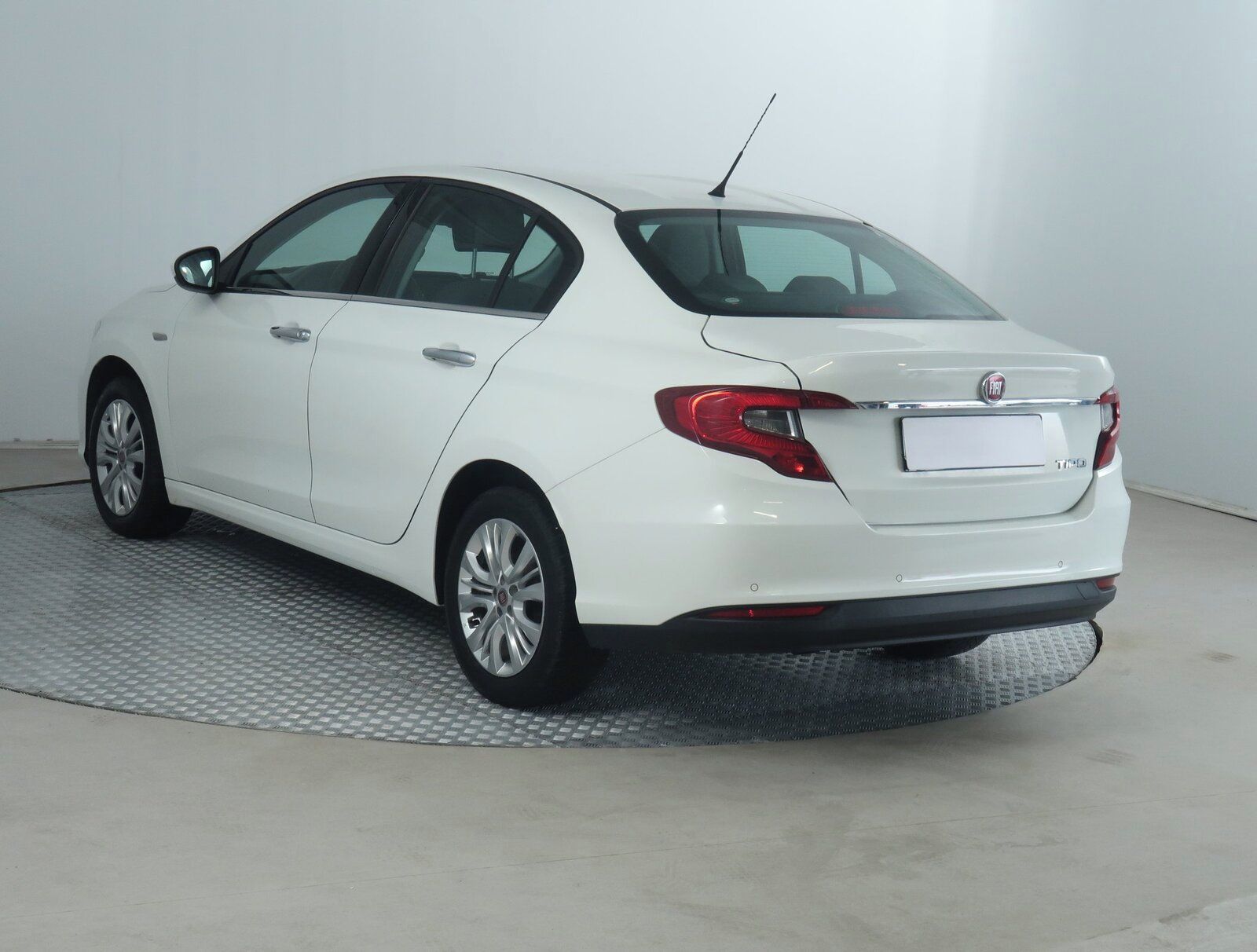 Fiat Tipo, 1.6 16V, Automat - fotka 4