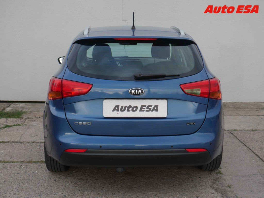 Kia Cee´d, 1.6 CRDi - fotka 5
