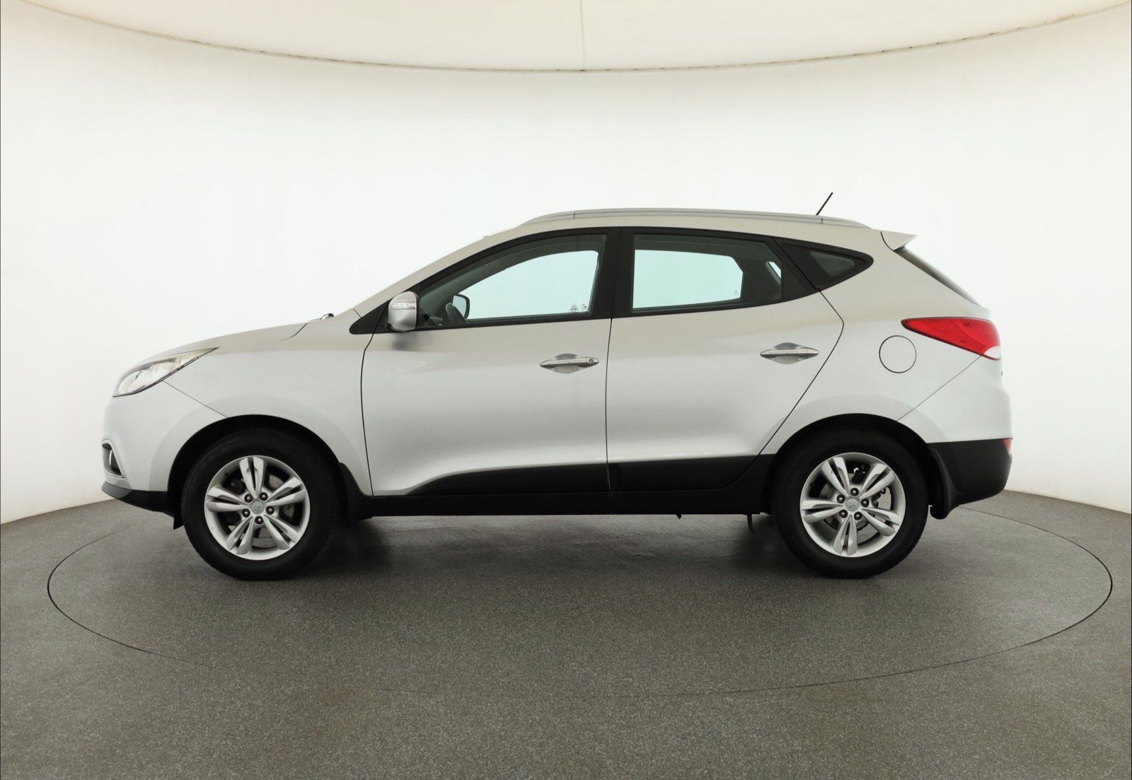 Hyundai ix35, 1.6 GDI, Serv.kniha - fotka 3