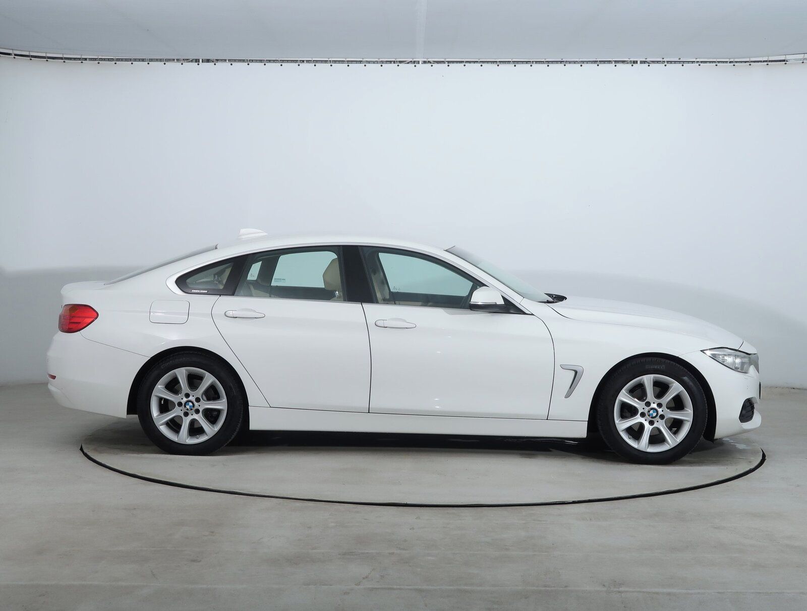 BMW Řada 4, 420i Gran Coupé , Automat - fotka 6