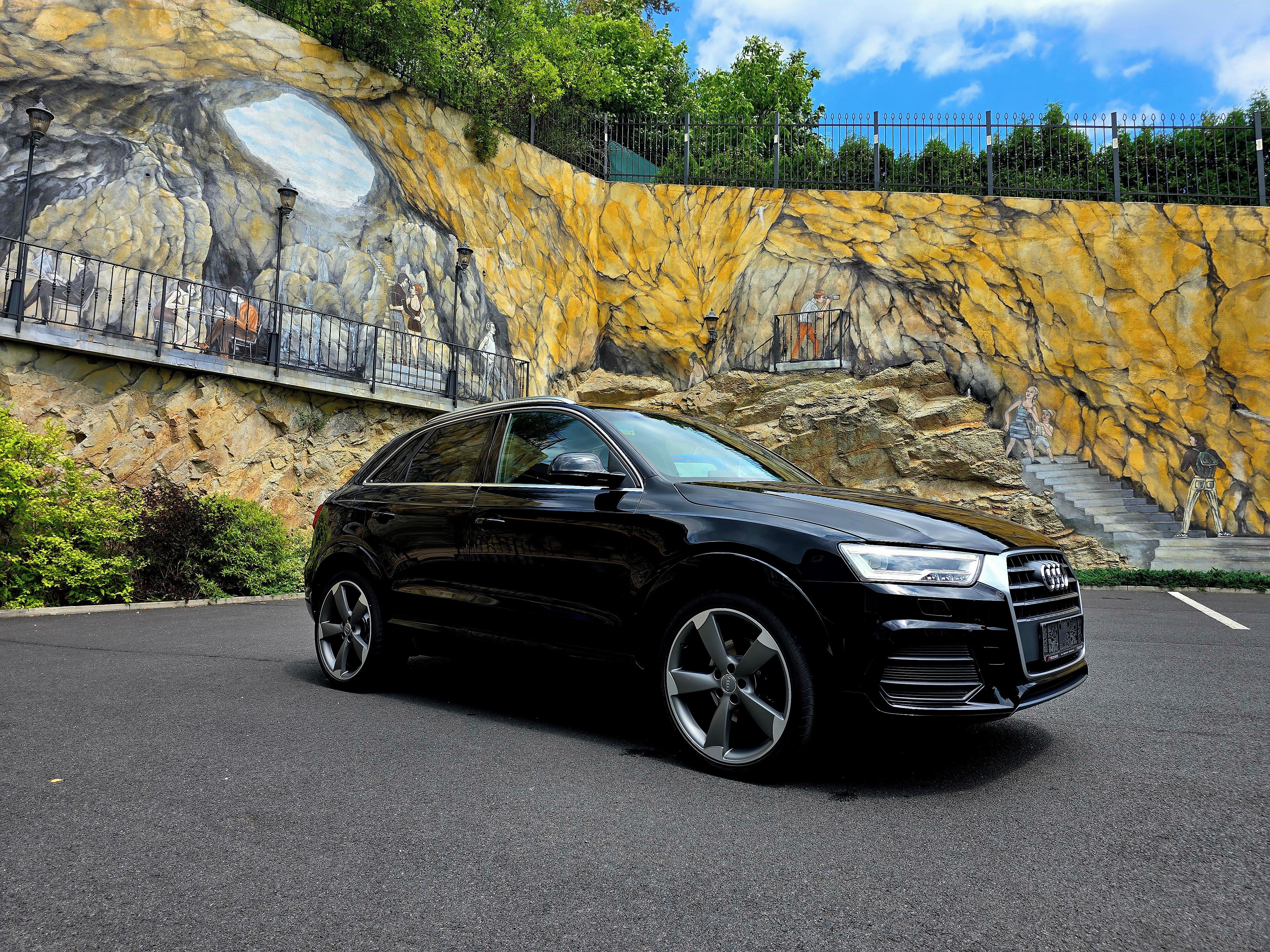 Audi Q3, 2.0 tdi, manuál, S - line