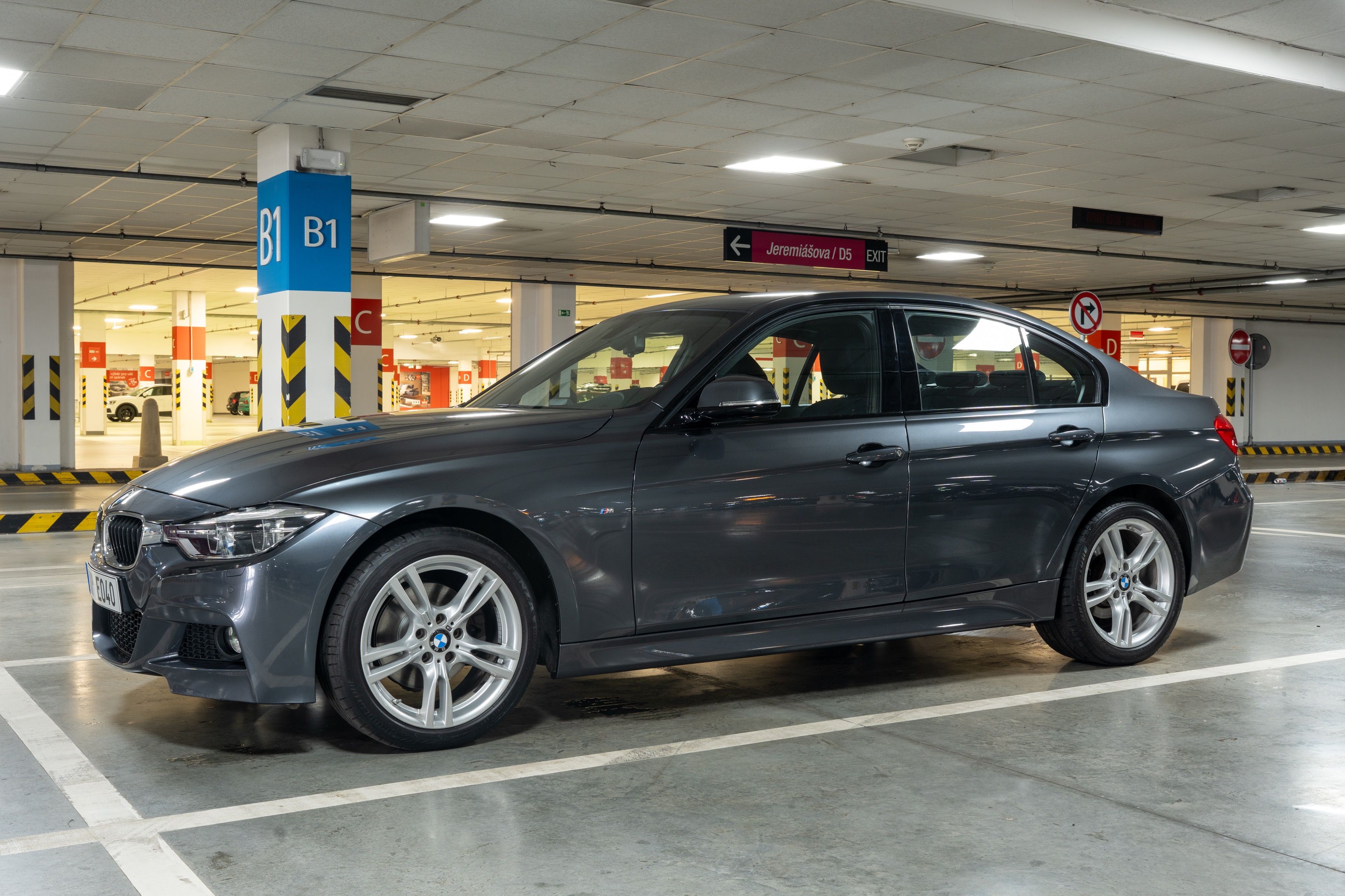 BMW Řada 3, 320d xdrive M-Paket DPH - fotka 4