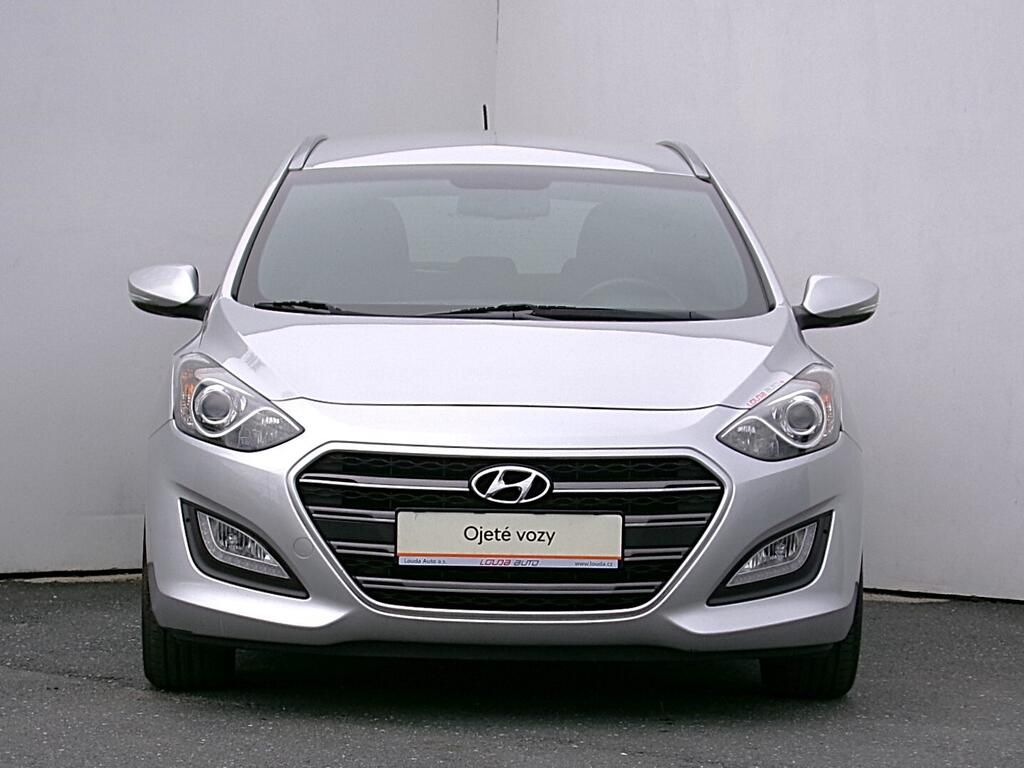 Hyundai i30, Go 1.6 GDI 99 kW - fotka 4